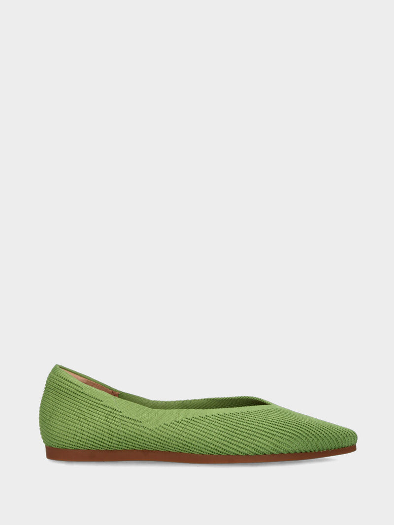 Ballerina in tessuto elasticizzato verde con scollo a V e punta sfilata