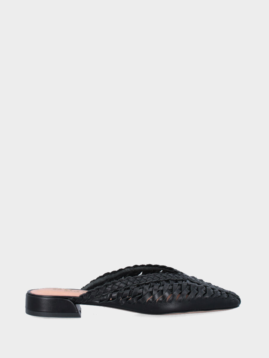 Sabot in nappa nera intrecciata con tacco basso