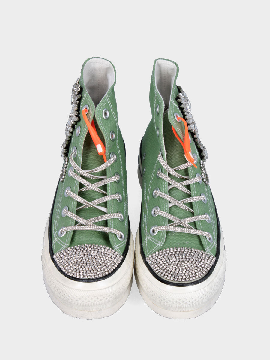 Sneaker in tessuto verde con cuori di strass e platform flat