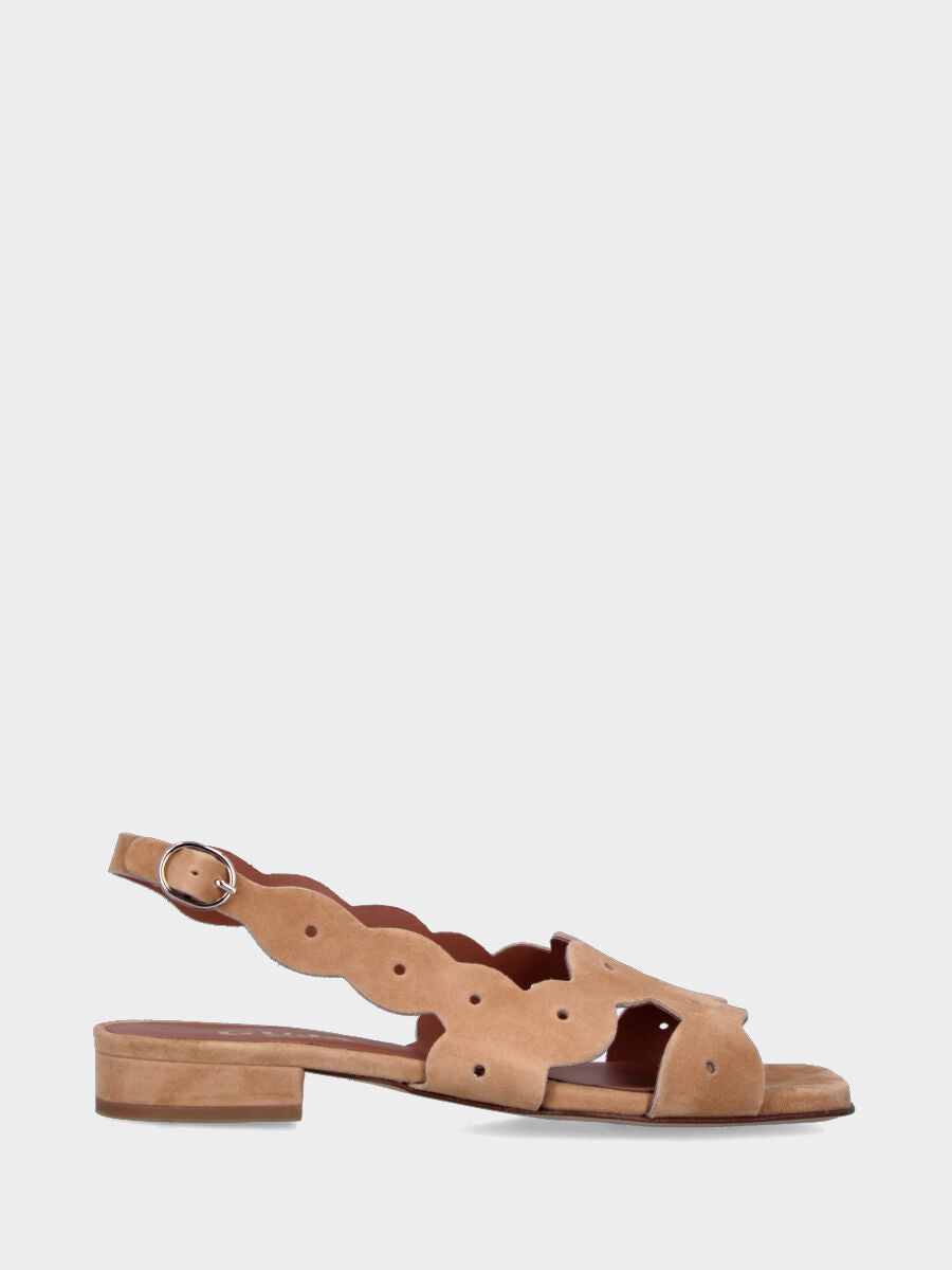 Sandalo in camoscio beige con taglio vivo ondulato