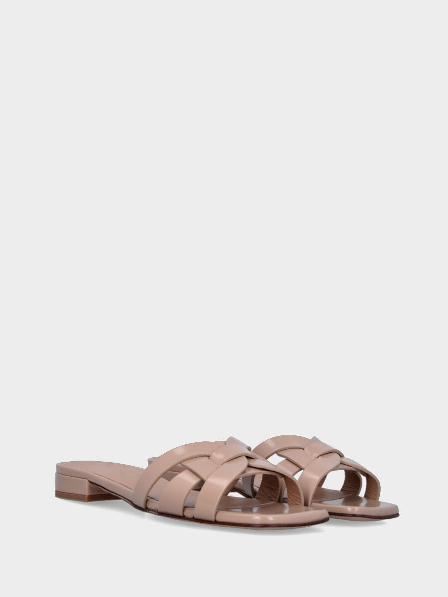 Ciabattina in vitello beige con listini geometrici