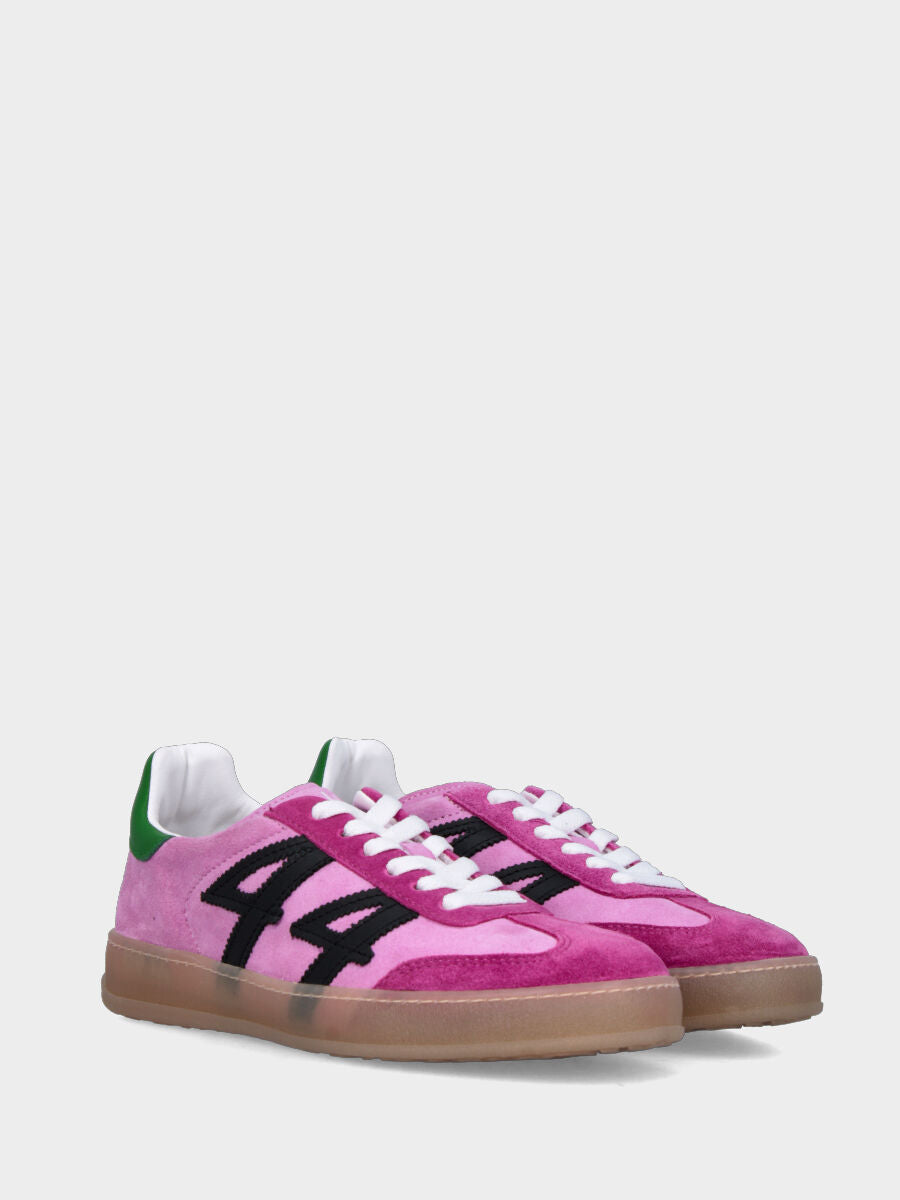 Sneaker in camoscio rosa e fucsia con dettagli colorati