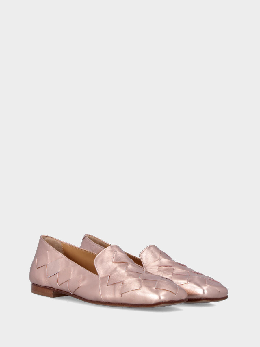 Pantofolina in laminato oro con intagli e intrecci