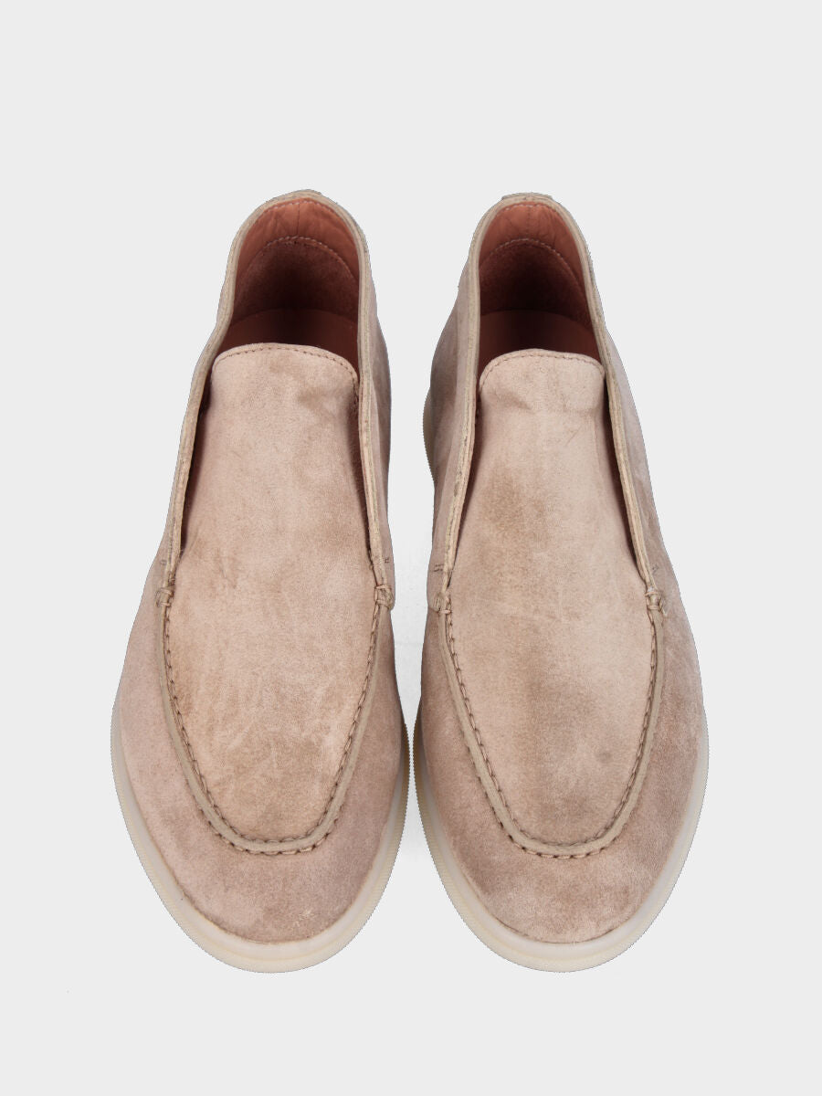 Polacchino flat in camoscio beige con profilo accollato e suola in gomma