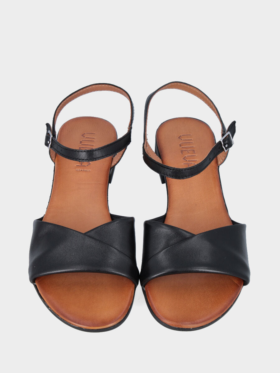 Sandalo in nappa nera con fascetta ripiegata