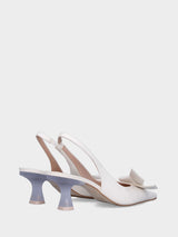 Slingback in vitello bianco con fascetta annodata in pianta