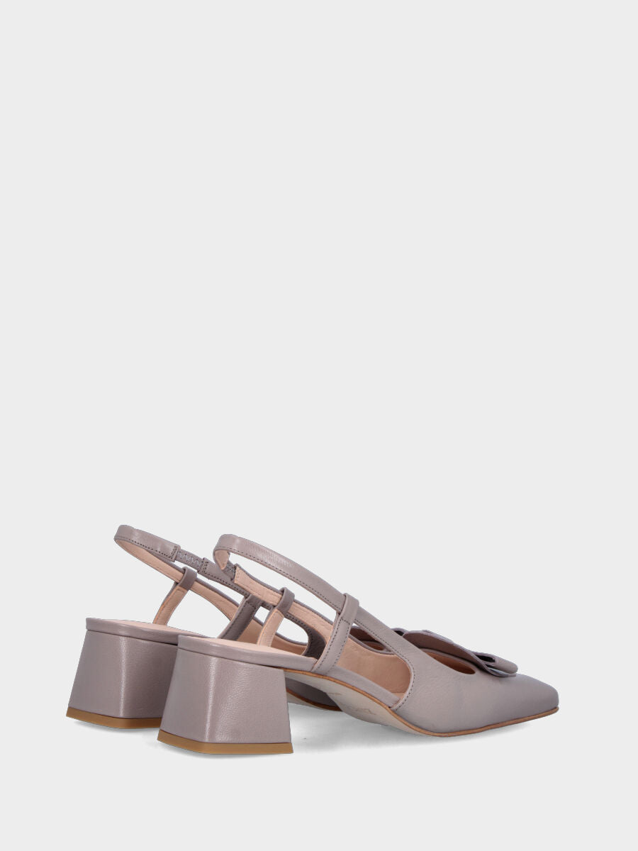 Slingback in vitello grigio con tacco a blocco 50 mm e fiocchetto
