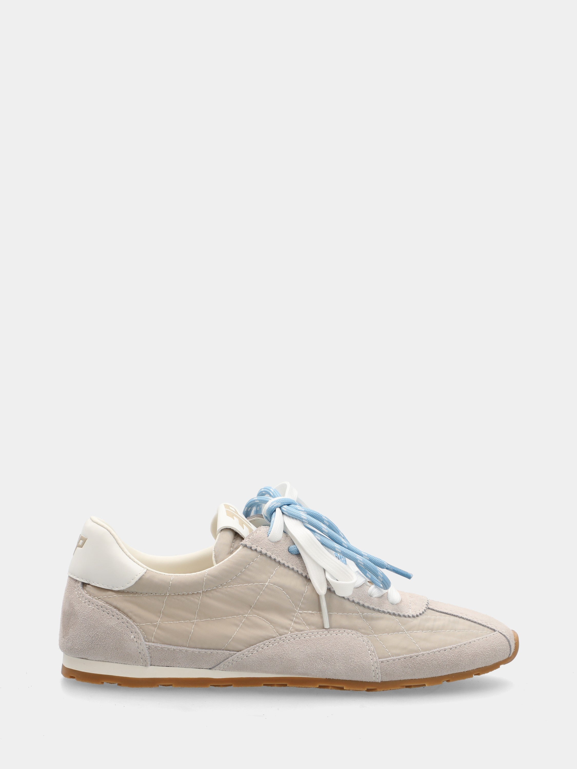 Baskets de course en suède beige avec doubles lacets colorés