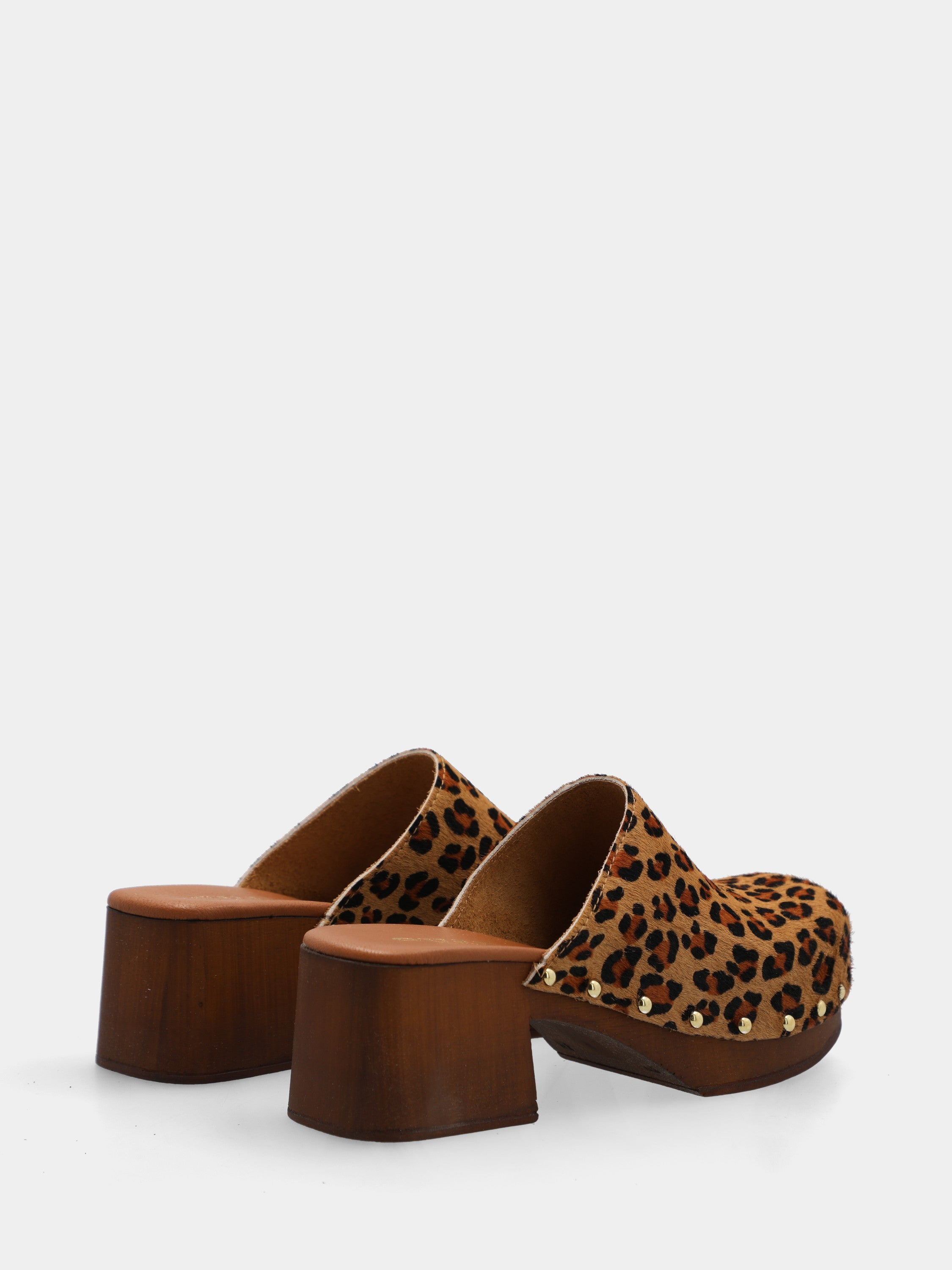 Sabot in cavallino animalier con pianta chiodata
