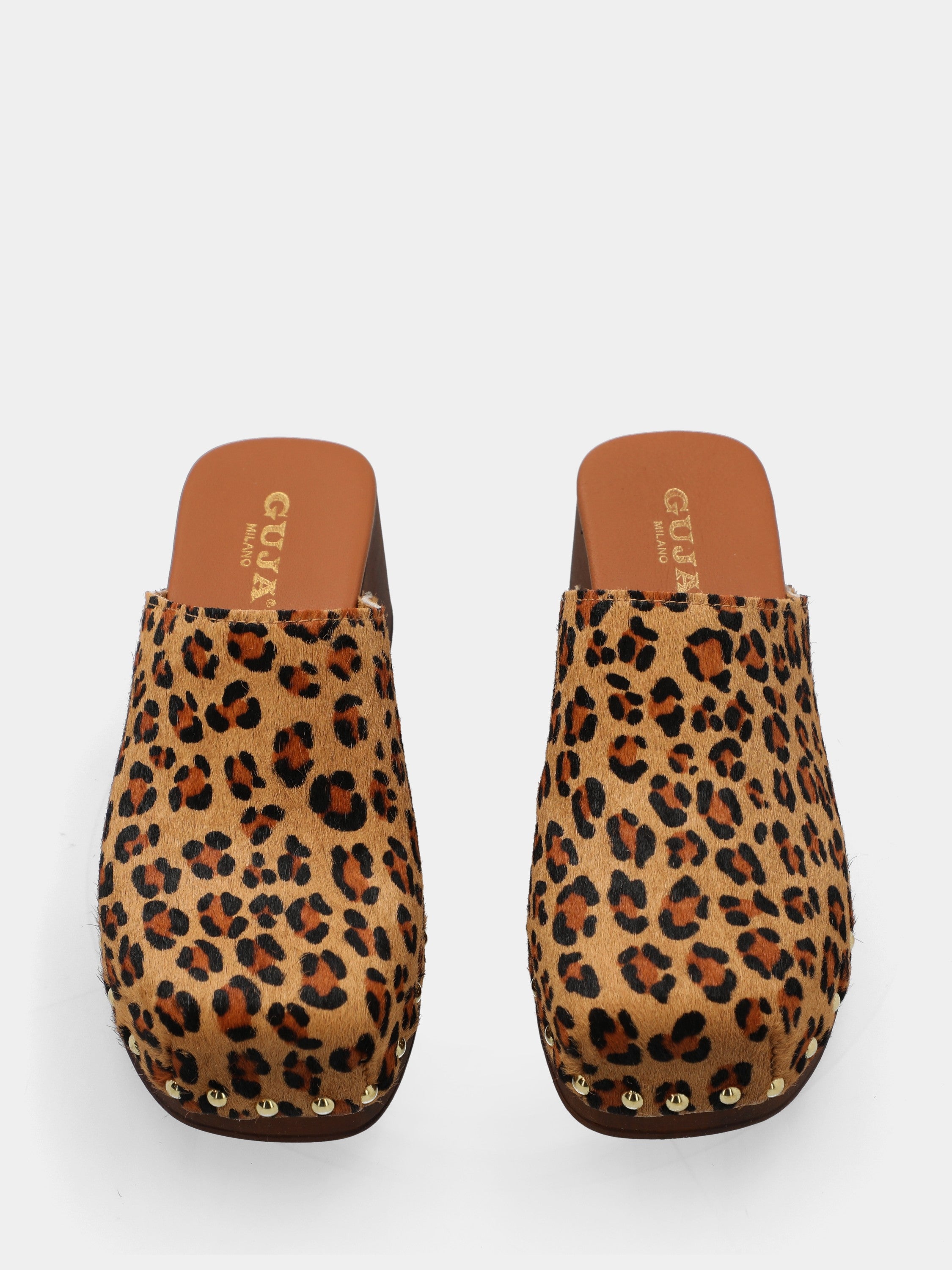 Sabot in cavallino animalier con pianta chiodata