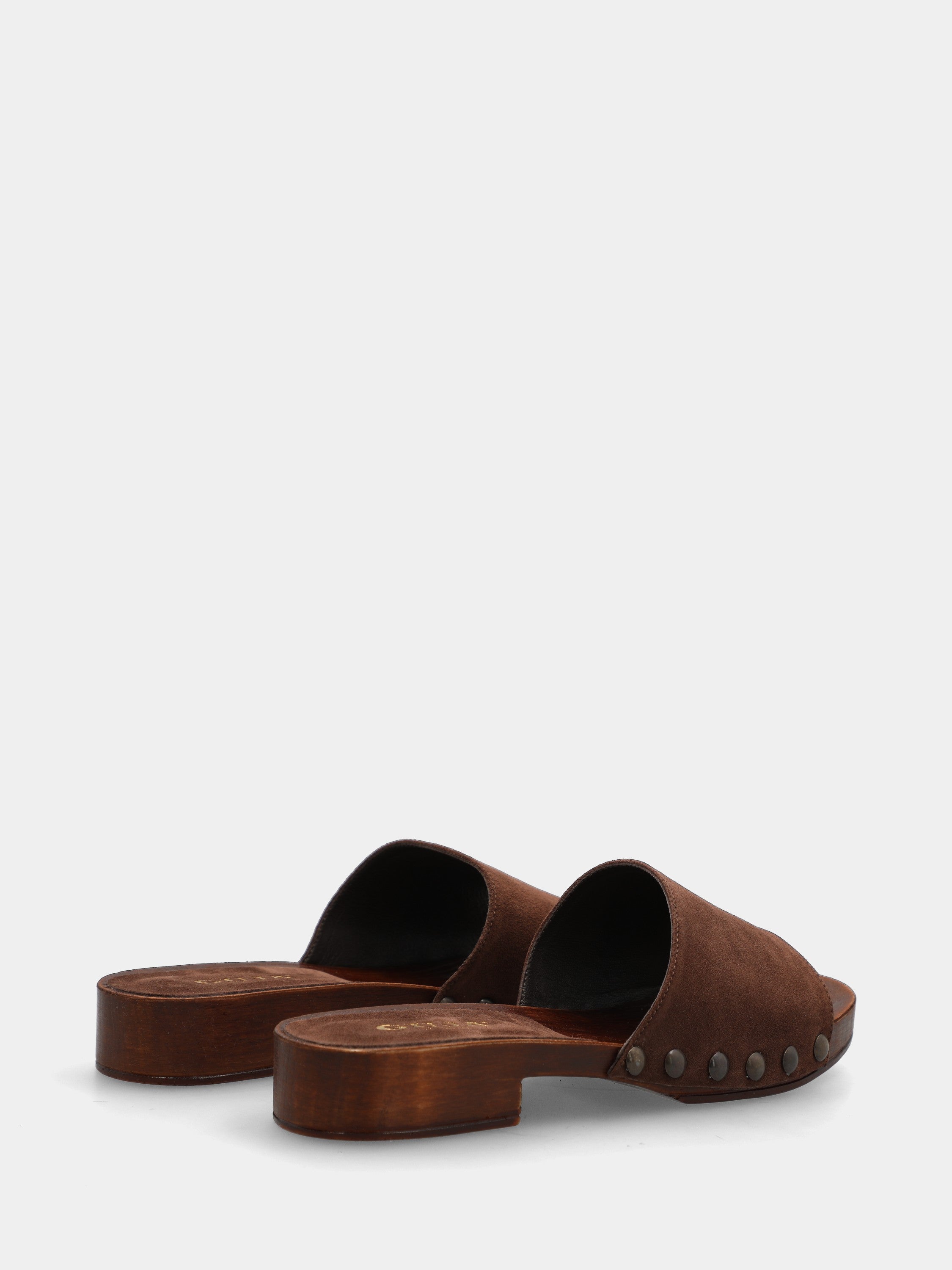 Sabot in velour testa di moro con fascia chiodata