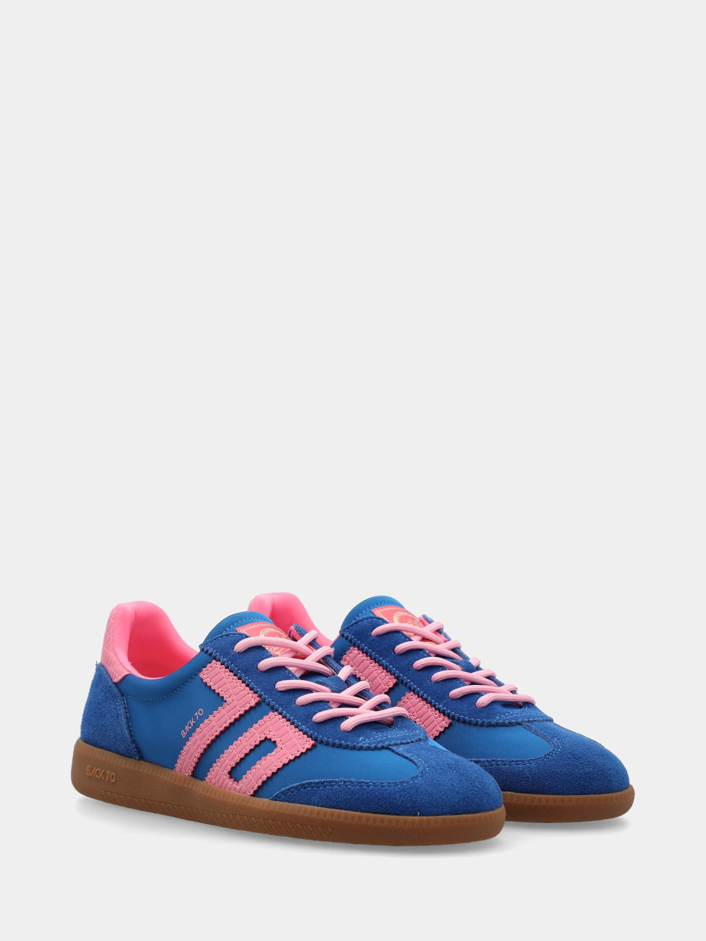 Sneaker aus Wildleder und Satin in Saphirblau und Rosa mit Gummisohle