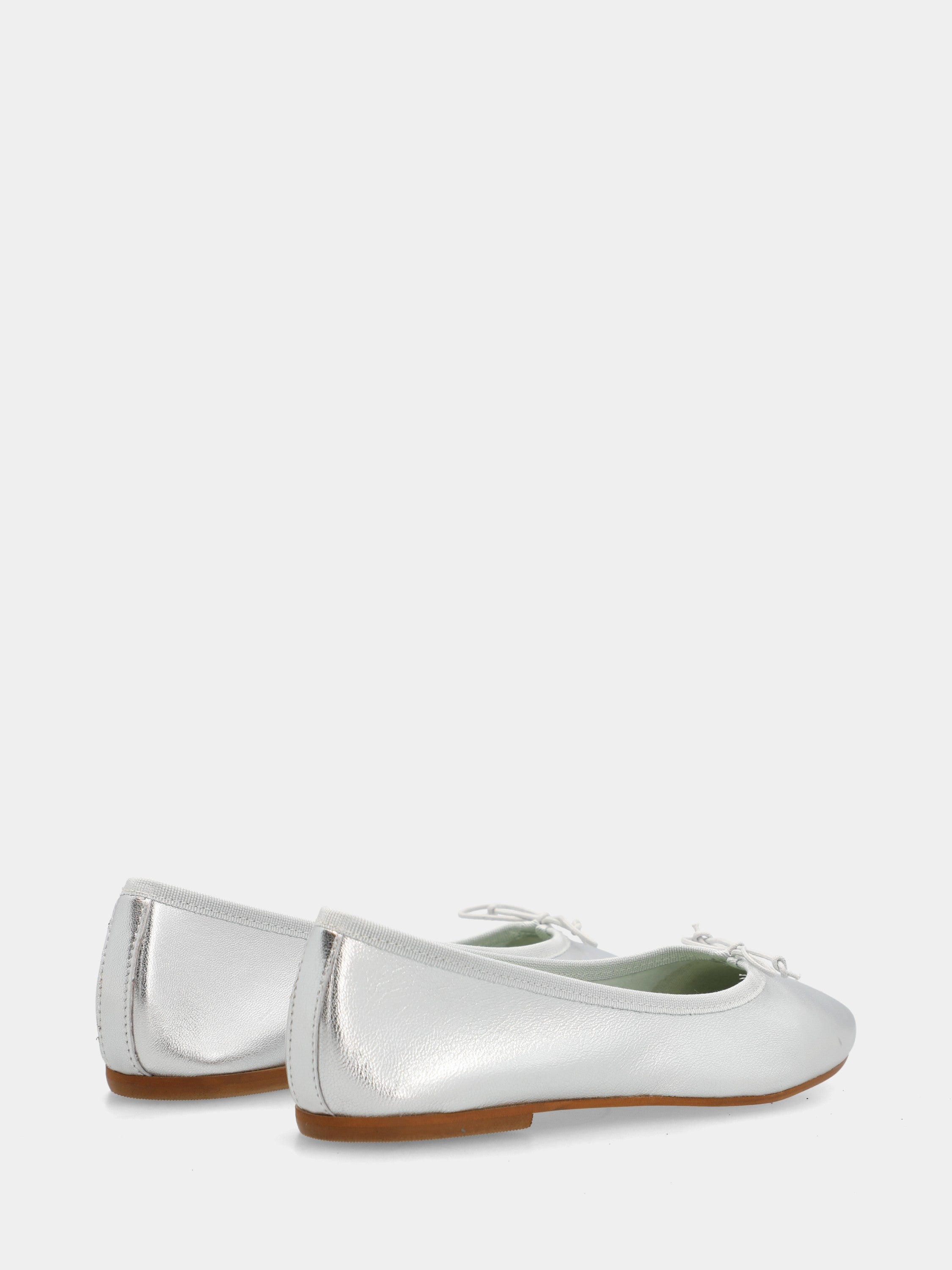 Silver laminated ballet flat with tie at the neckline