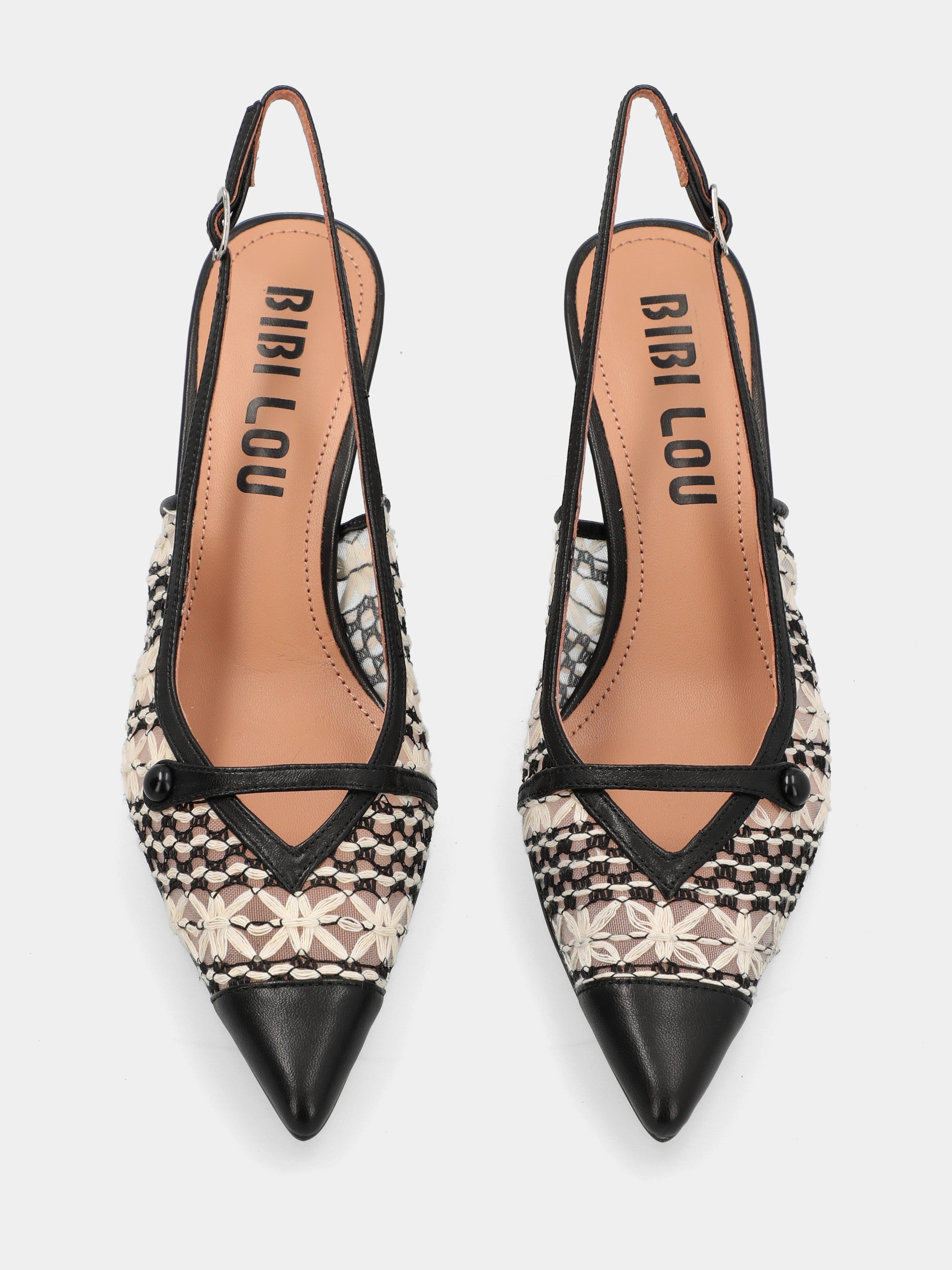 Slingback in vitello nero con dettagli in raffia