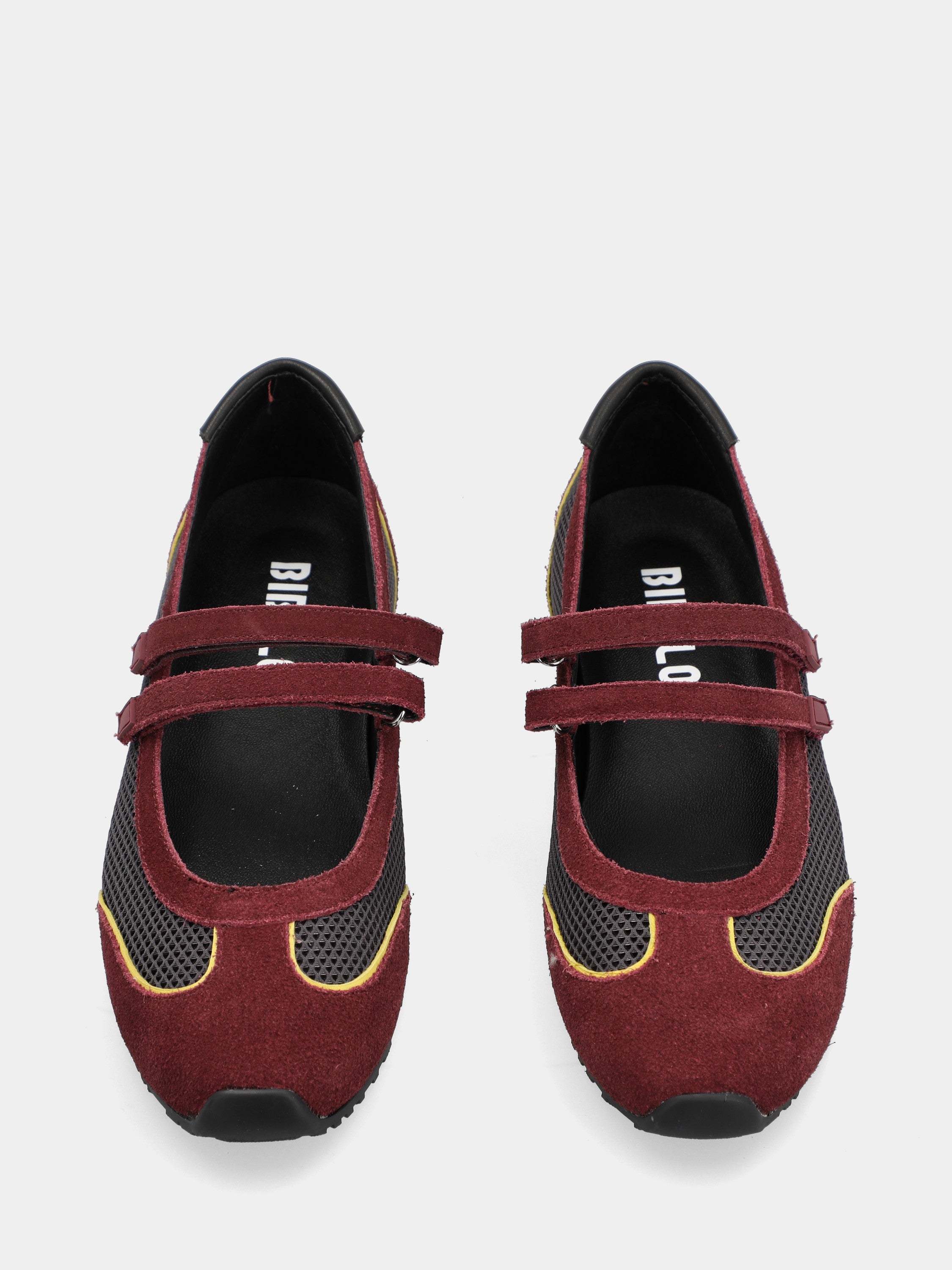 Sneakers in camoscio bordeaux con doppi cinturini