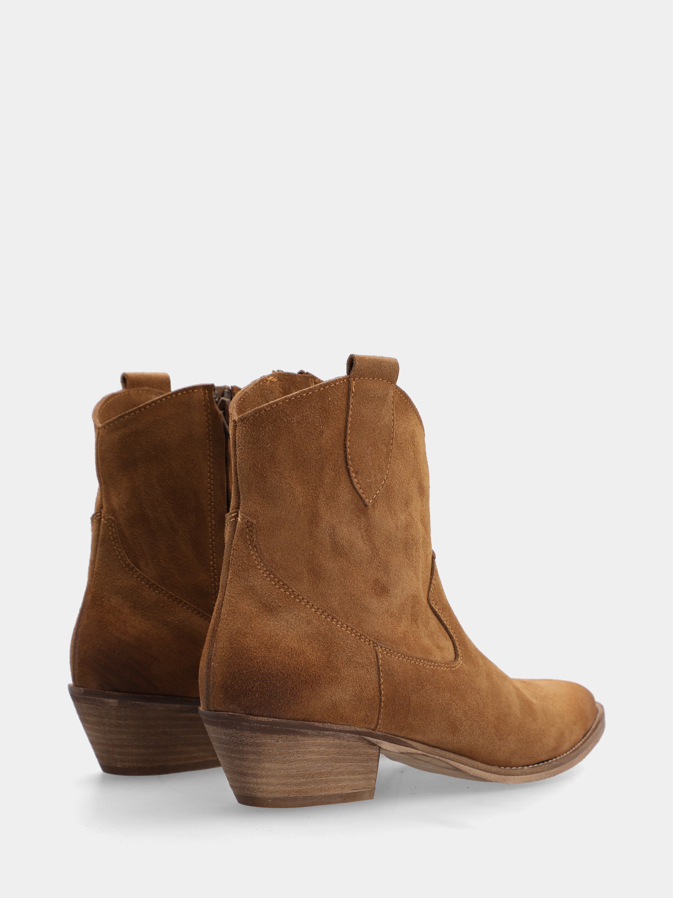 Western ankle boot in leather-colored suede with side zipper
