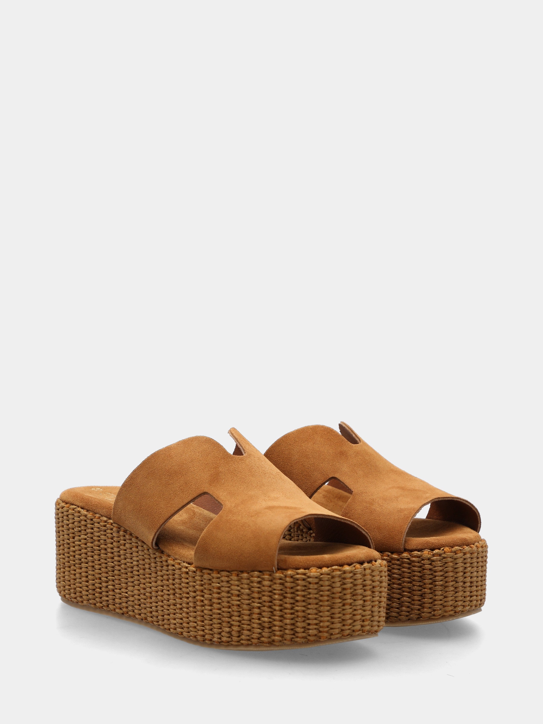 Sabot in camoscio cuoio con zeppa in raffia