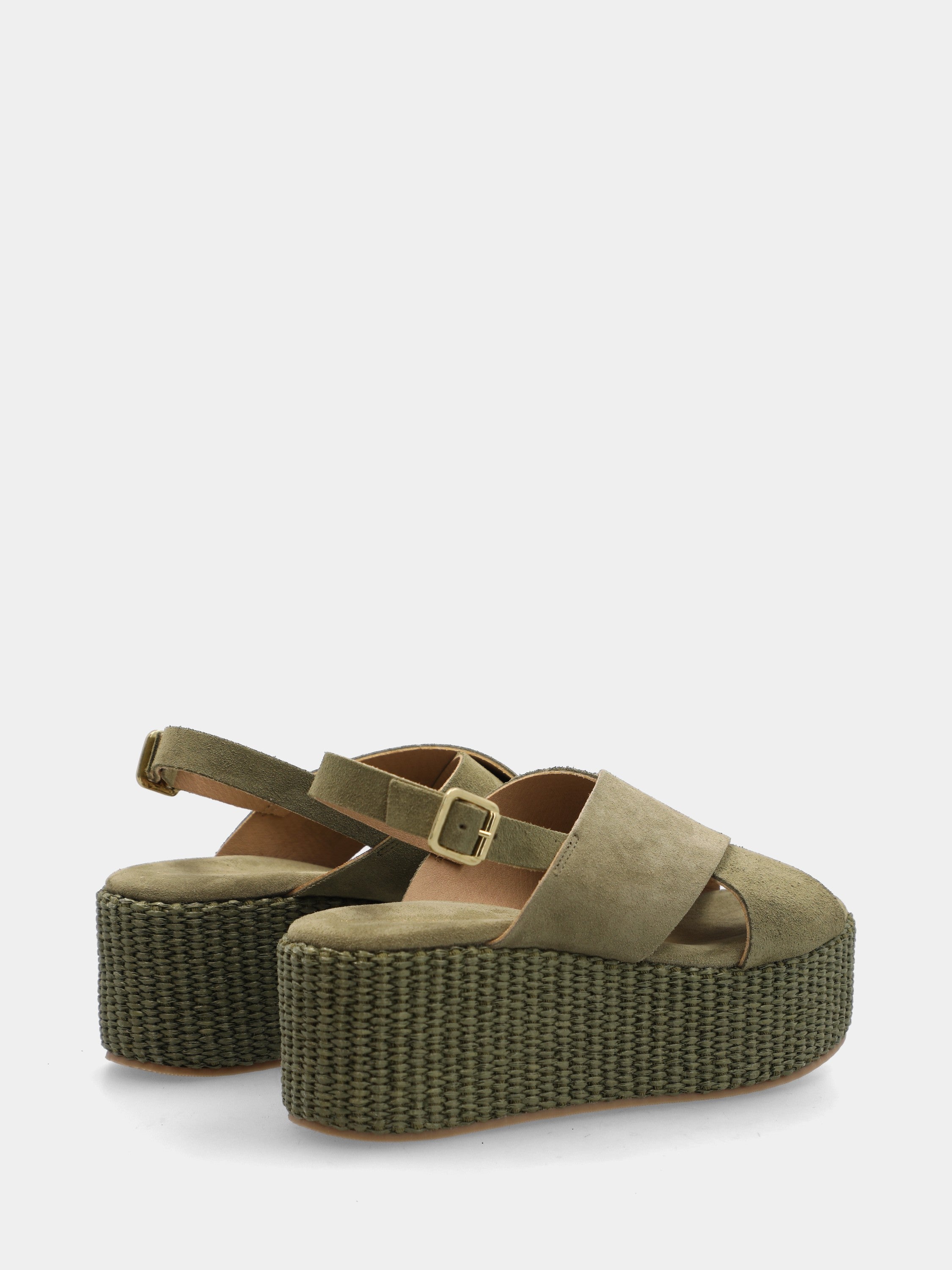 Sandalo in camoscio verde con zeppa in raffia