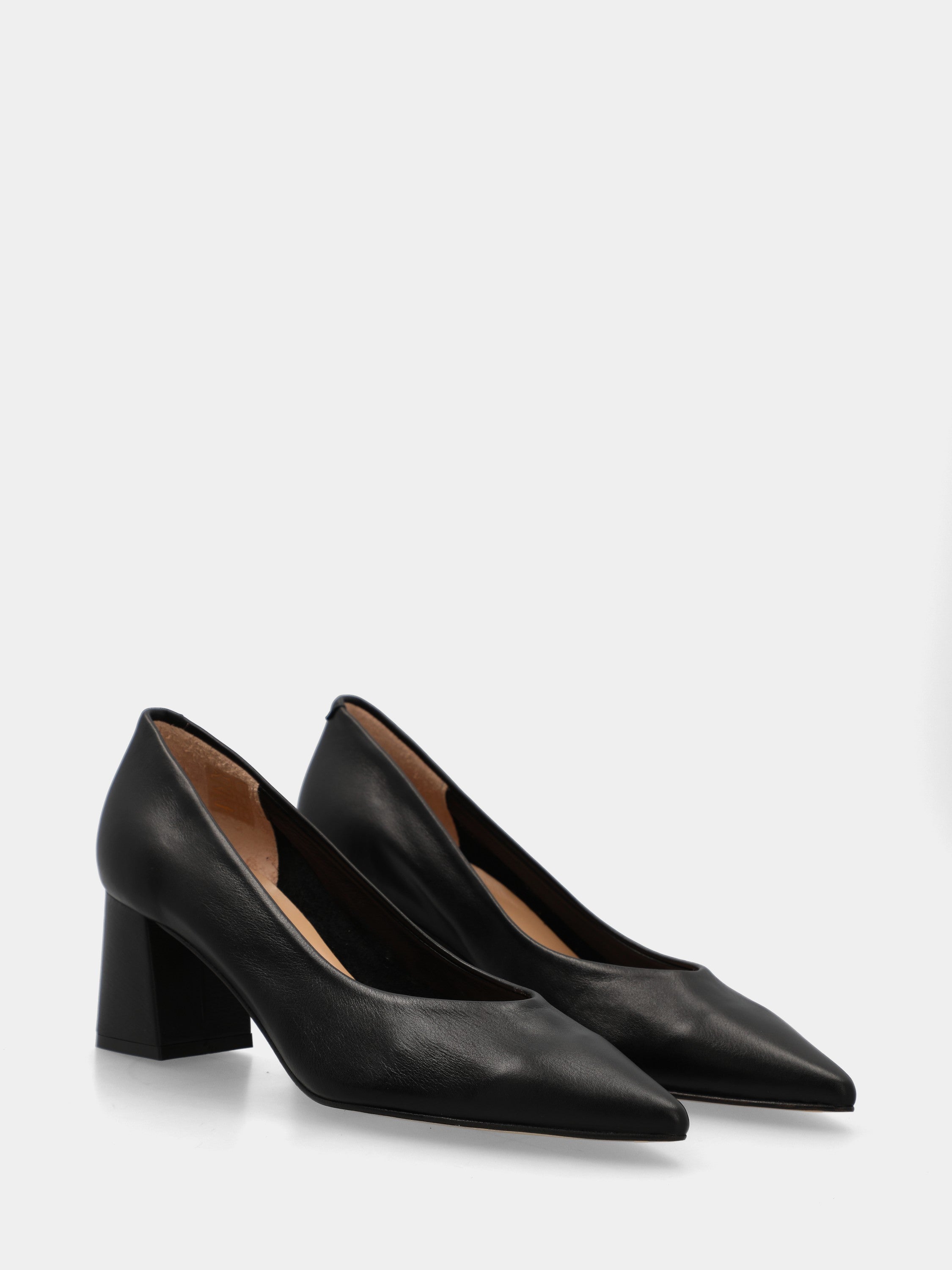 Black nappa pumps with block heel and pointed toe