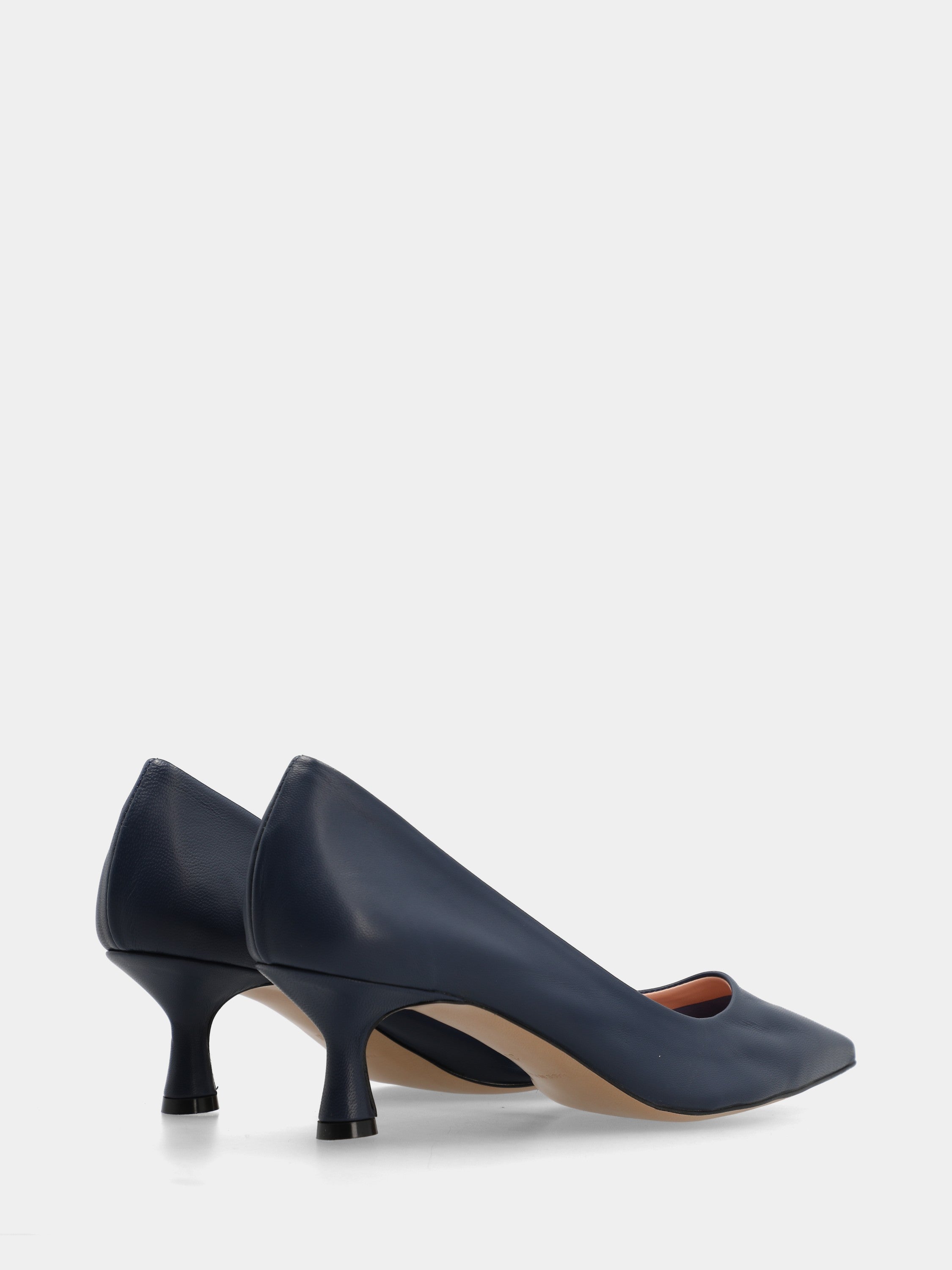 Pumps aus blauem Nappaleder mit Spulabsatz in Schwanzform