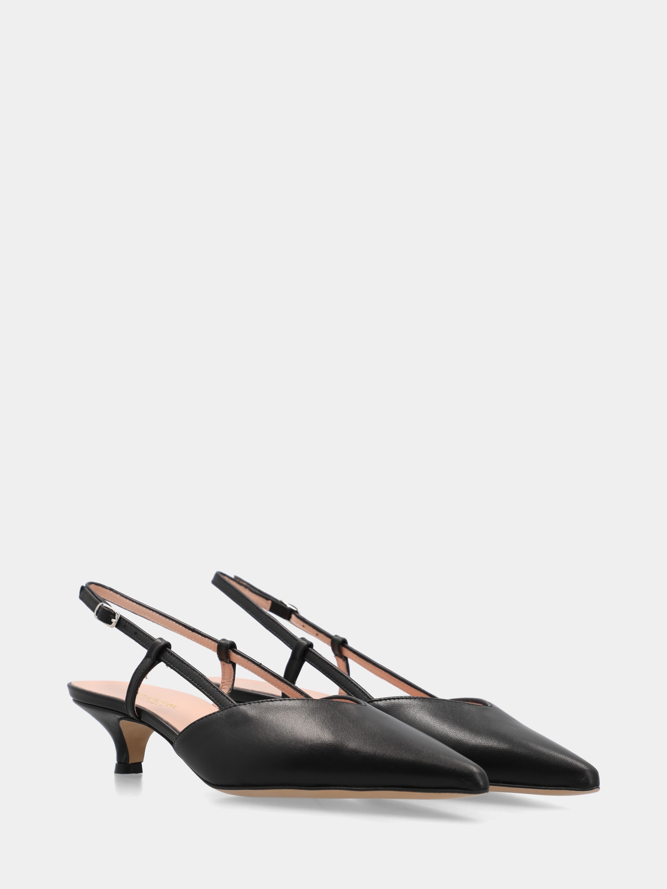 Slingback in vitello nero con tacco conico a coda 50mm