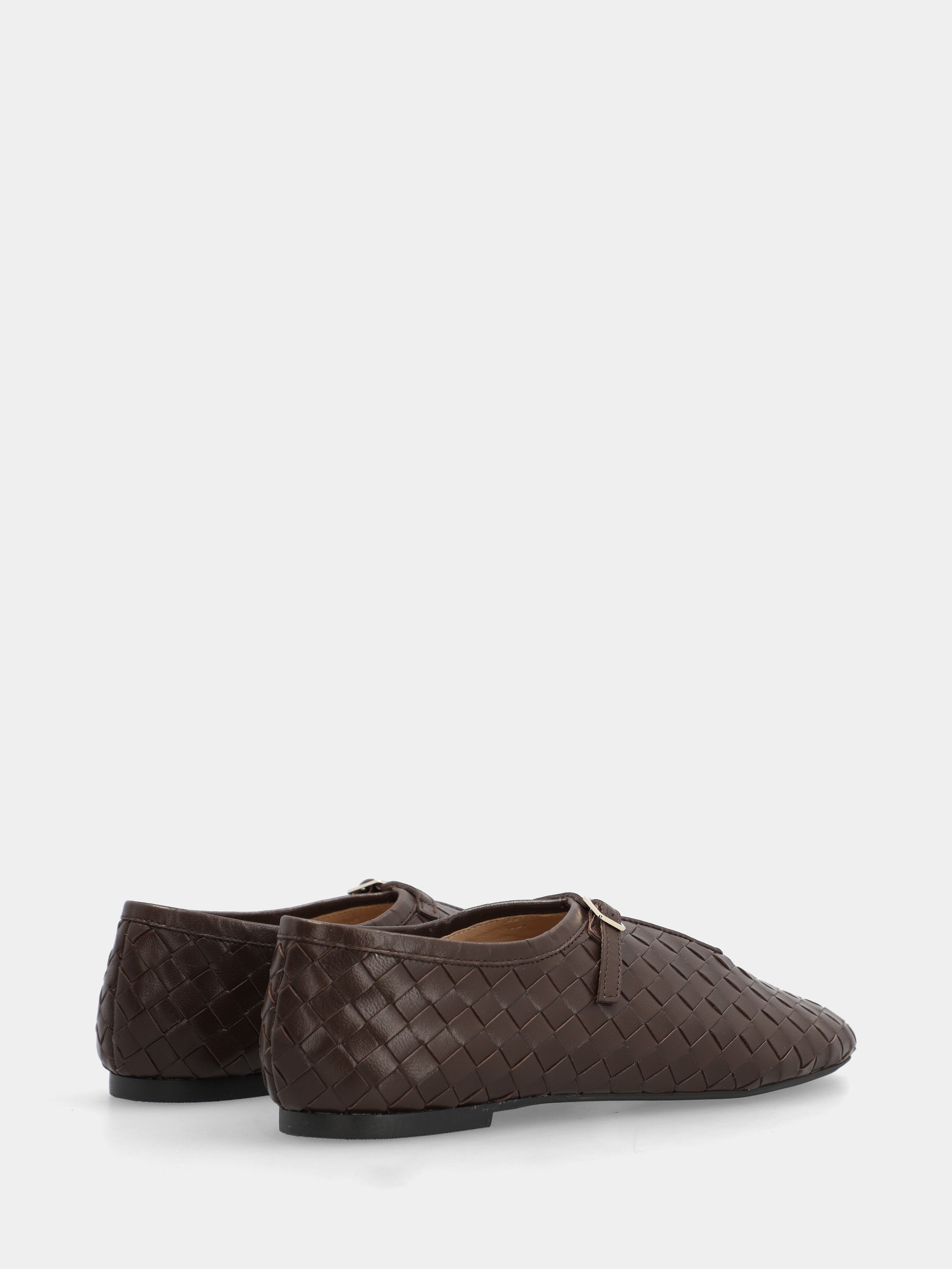 Ballet flat in dark brown calfskin with strap and round toe