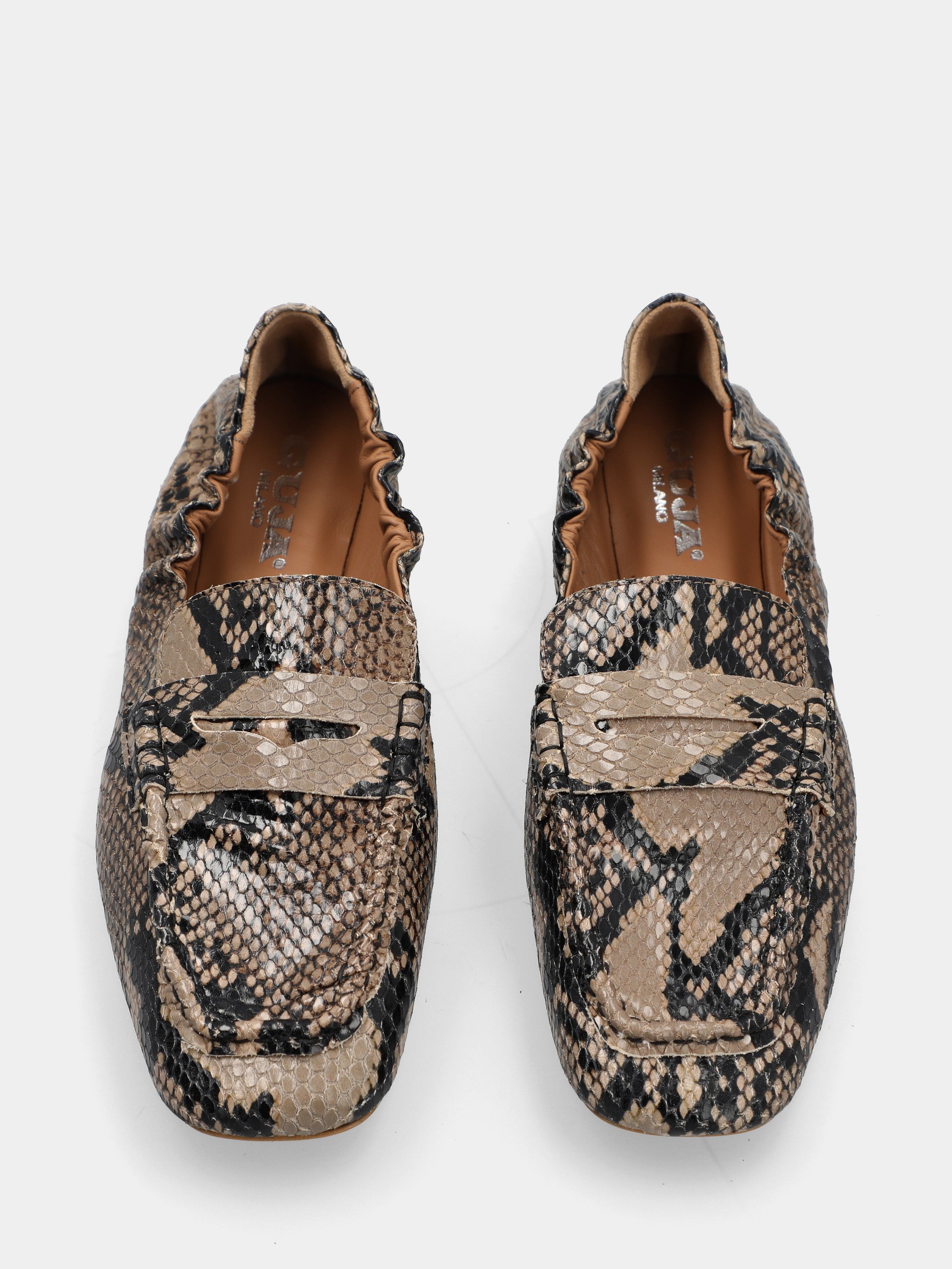 Mocassin en veau python beige avec construction sacchetto