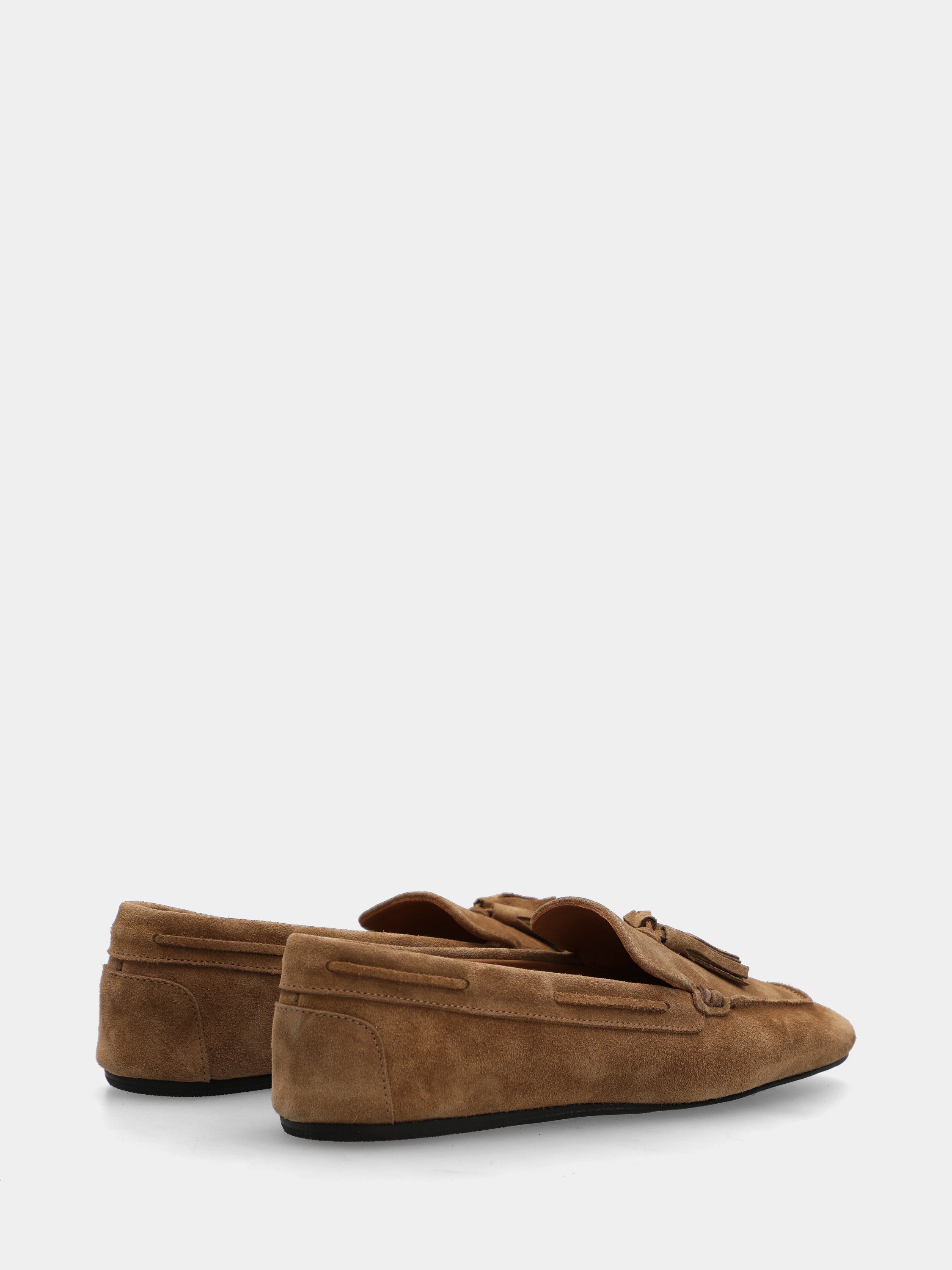 Leather moccasin in beige with tassels and rounded square toe