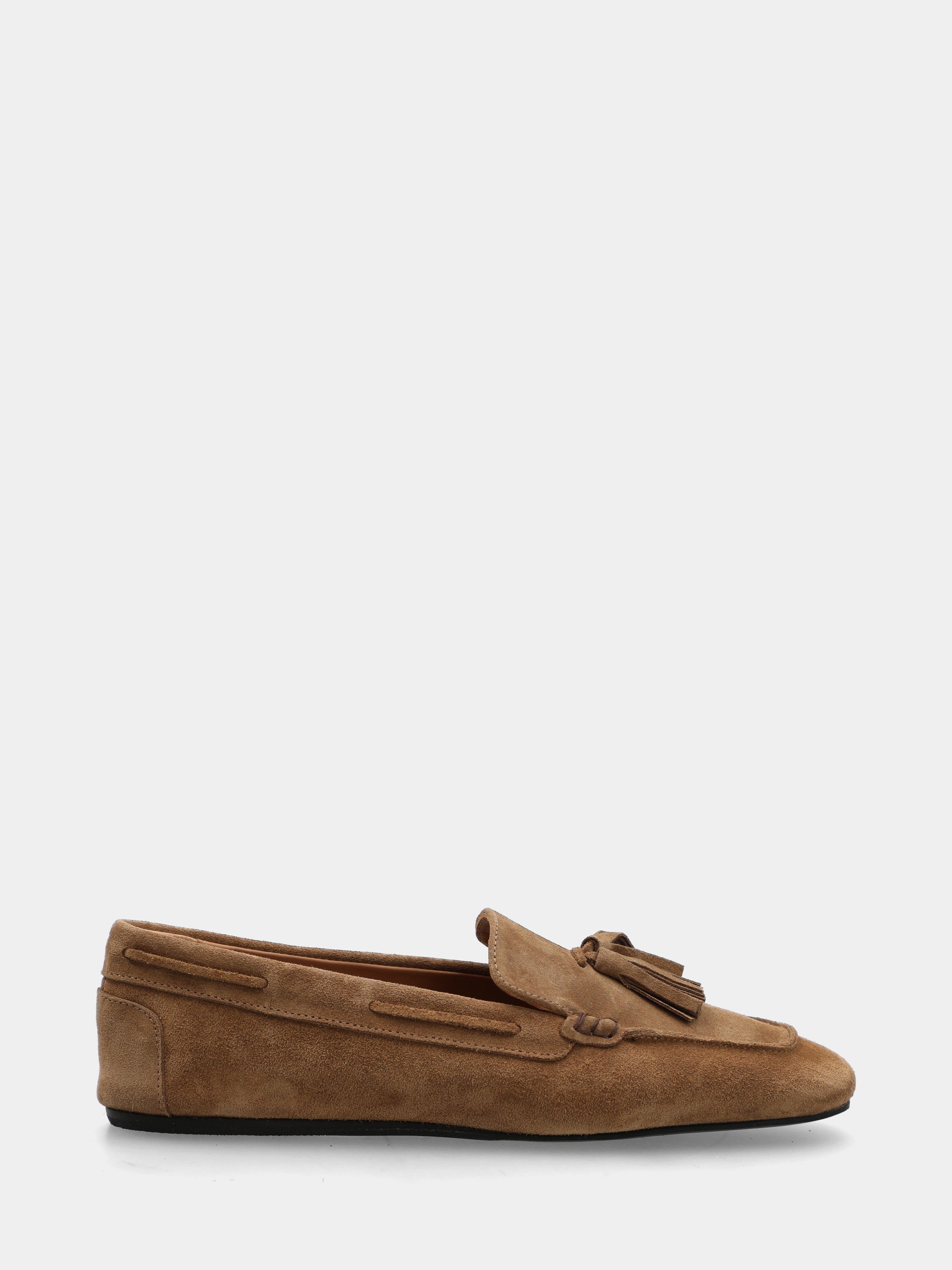 Leather moccasin in beige with tassels and rounded square toe