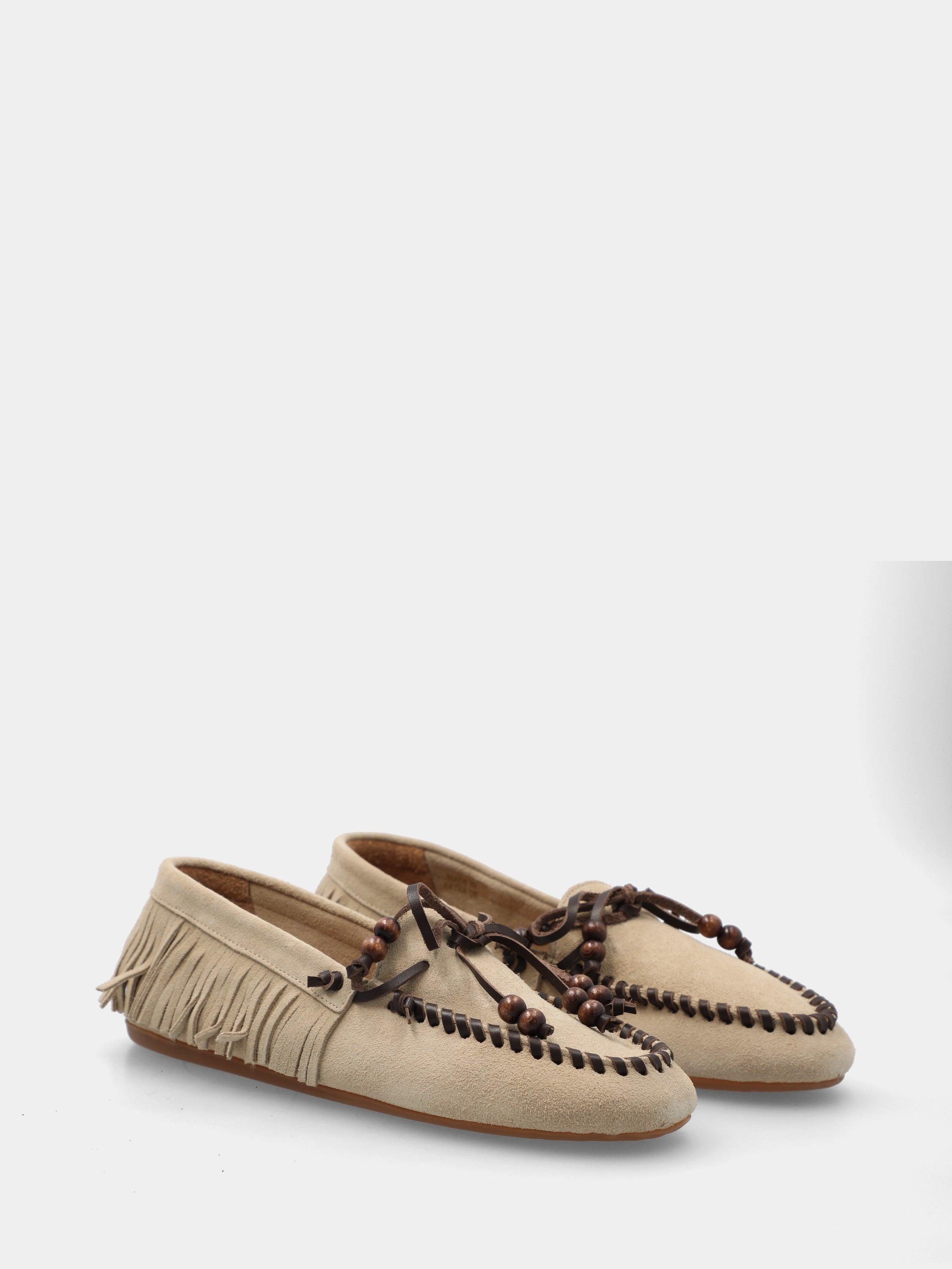Mocassin plat en velours beige avec franges et nœud