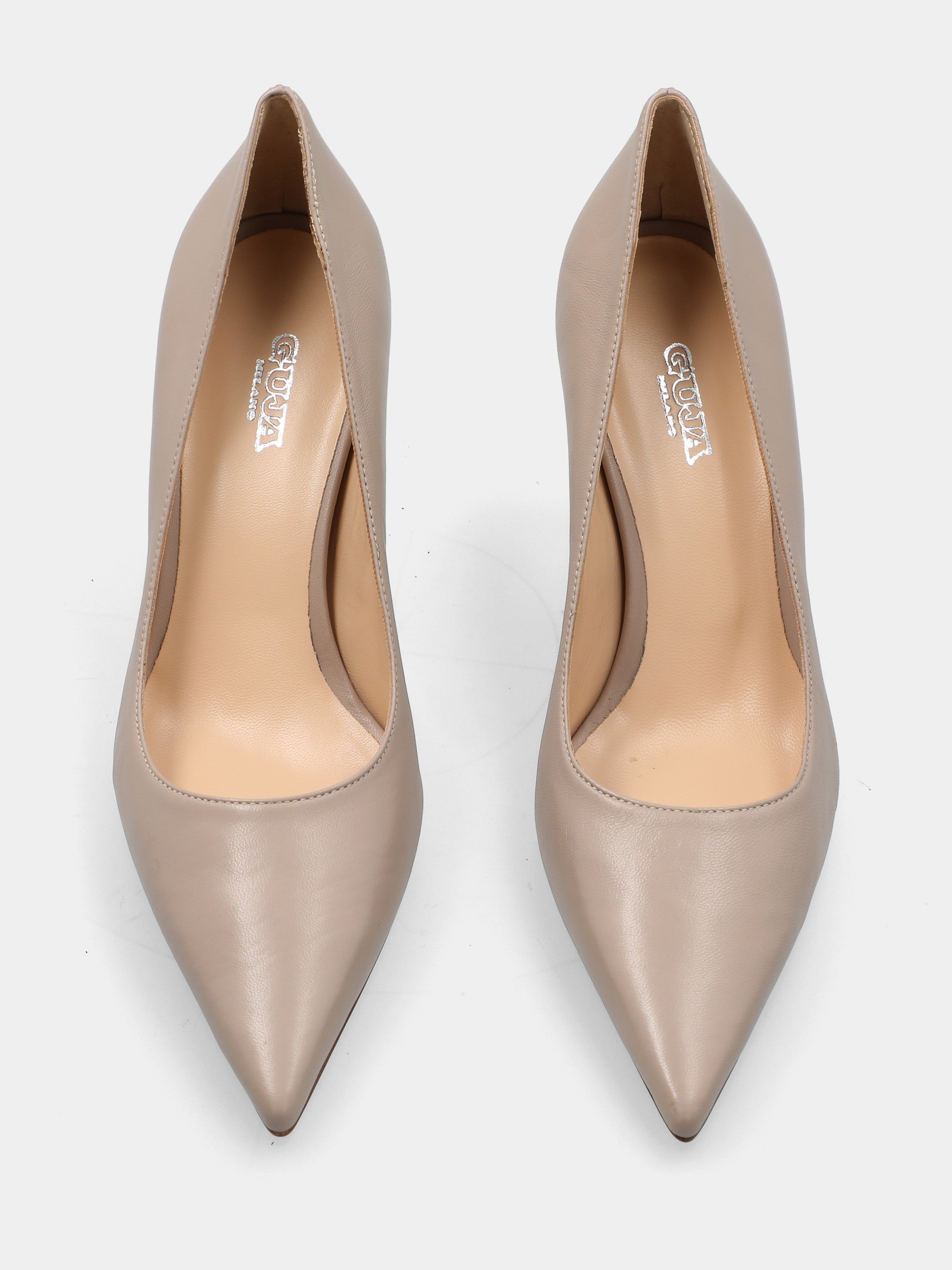 Décolleté in nappa beige con tacco incavato