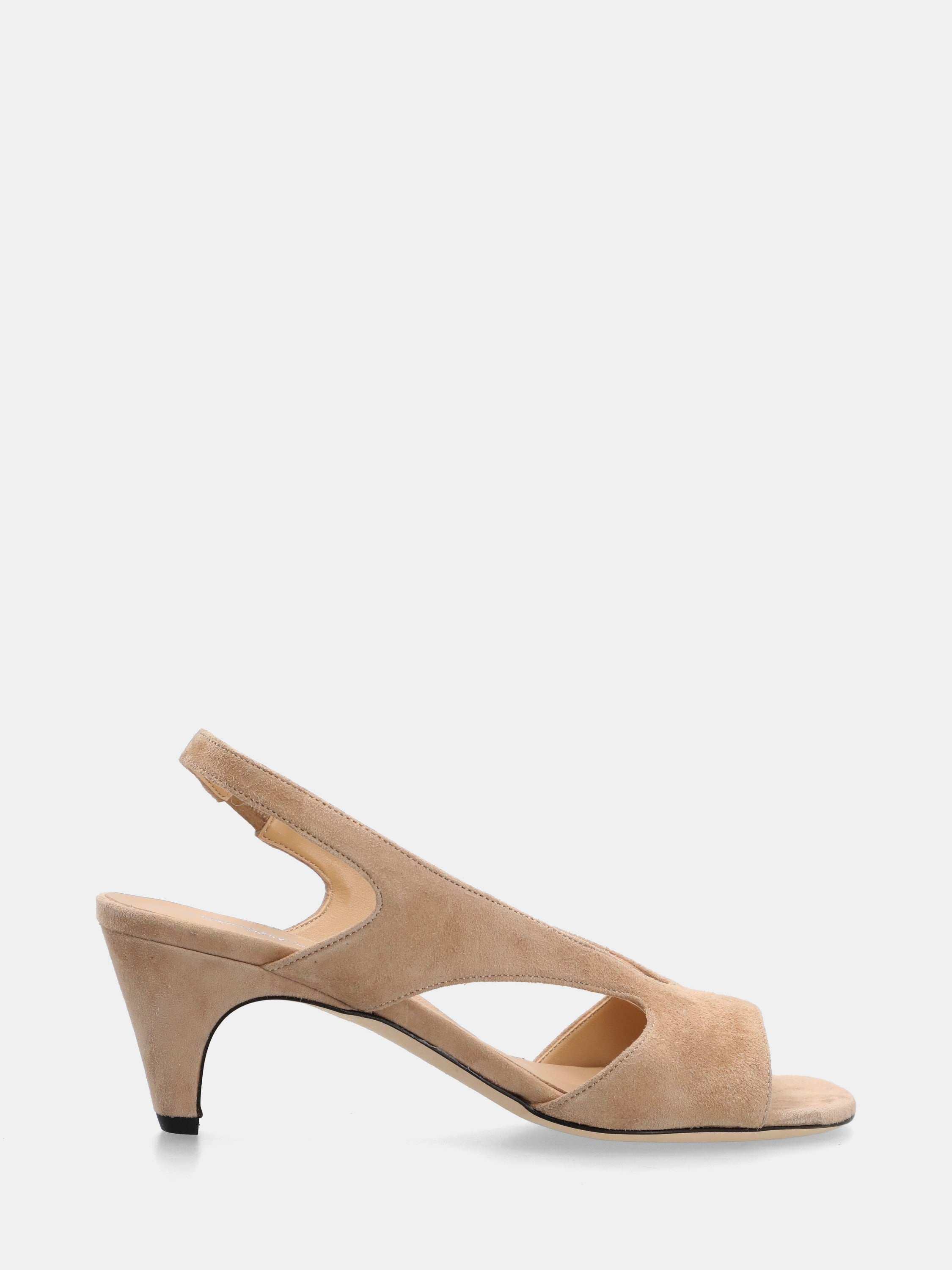Sandalo in camoscio beige con tacco semi conico e fascette a V