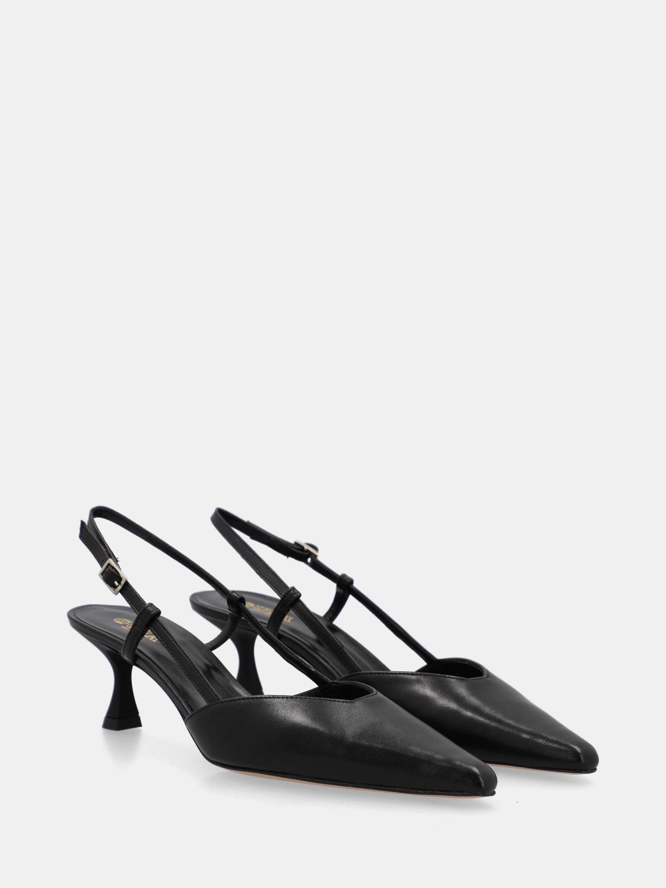 Slingback in nappa nera con punta affusolata quadratina e tacco 50mm