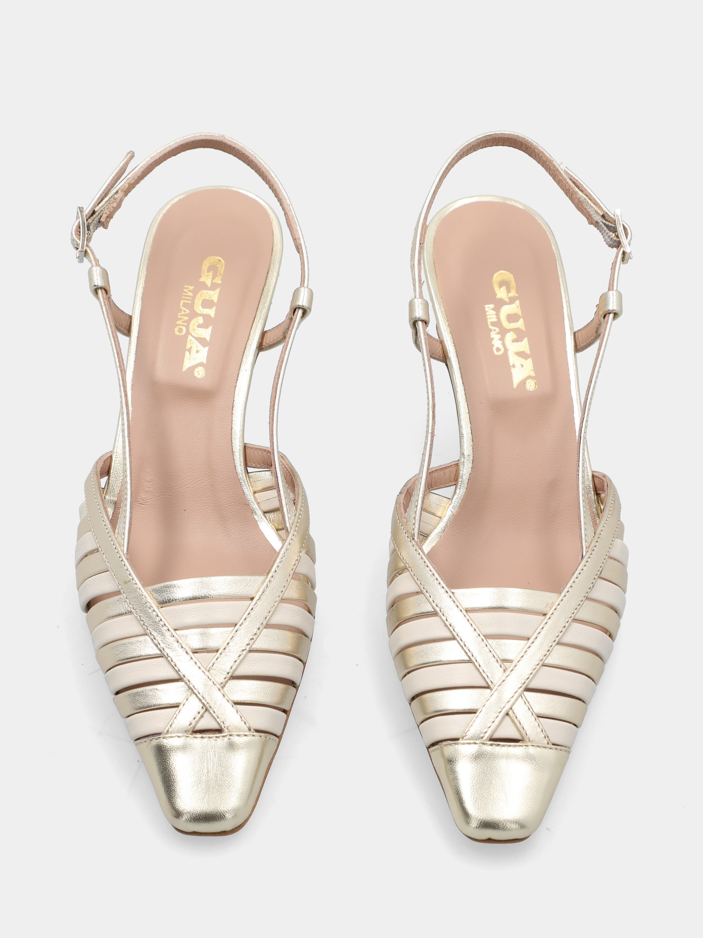 Slingback in vernice platino e burro con tacco a calice
