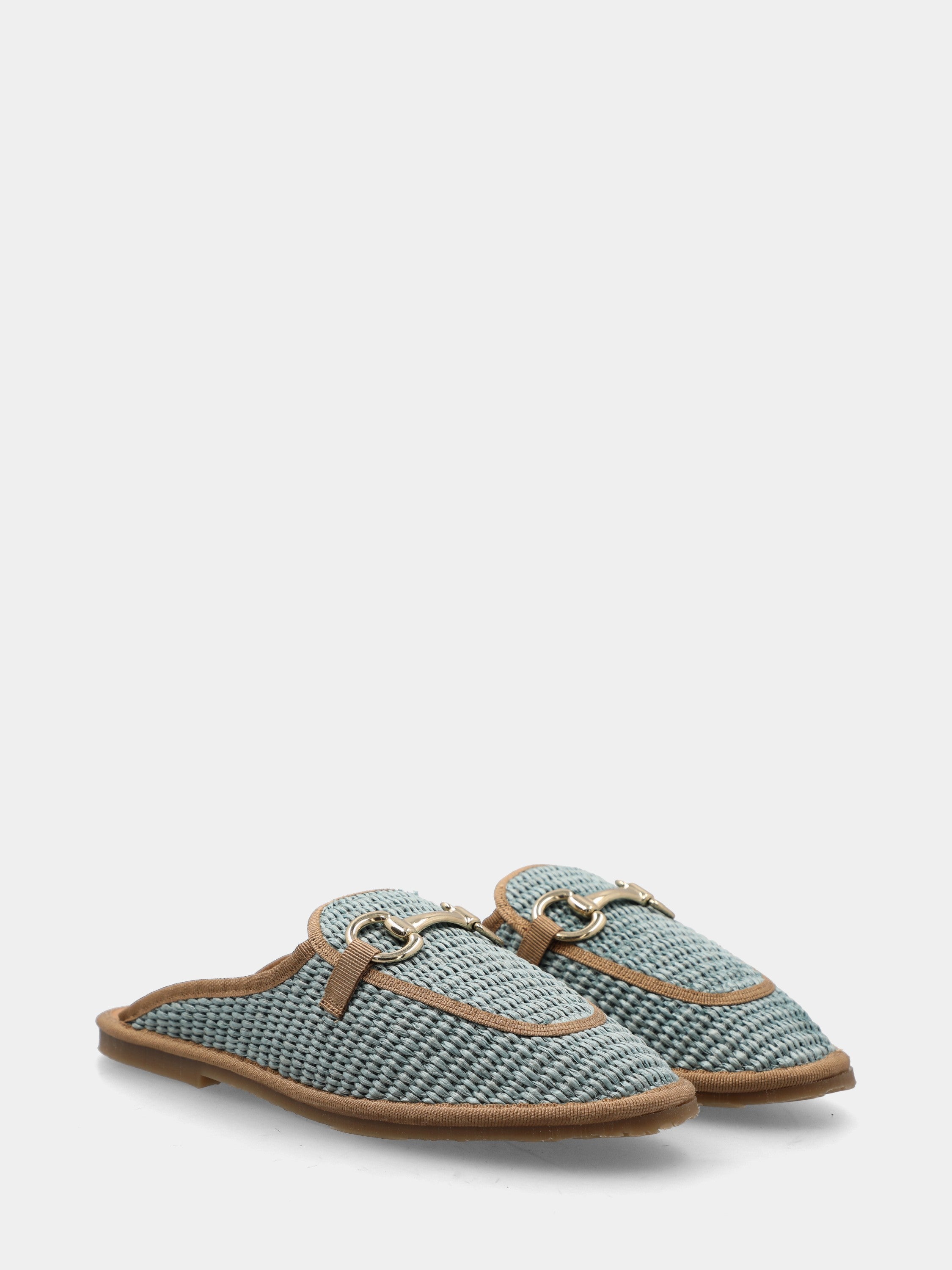 Sabot in raffia celeste con morsetto sul collo