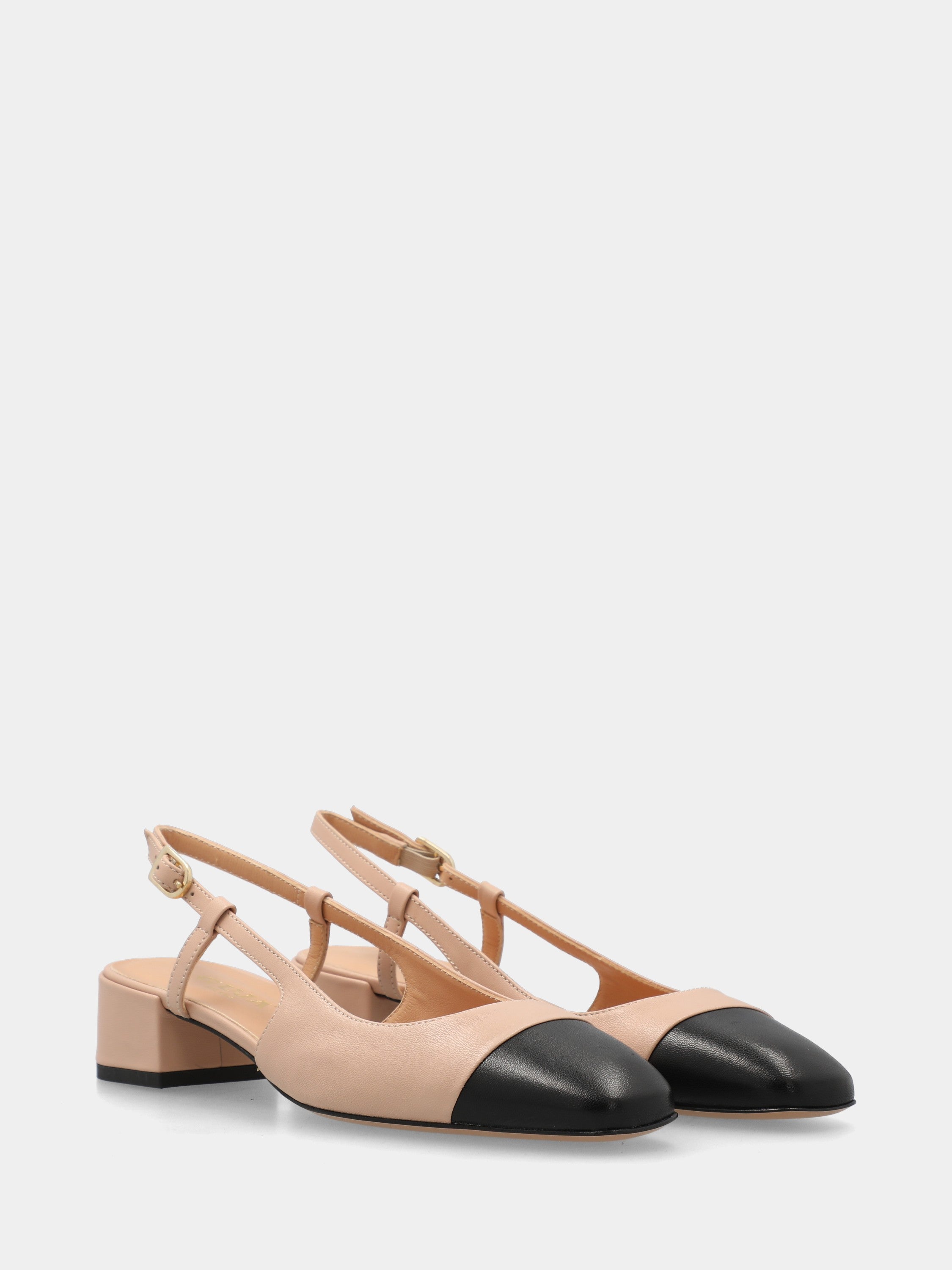 Slingback bicolore in nappa nude e nera con tacco 30mm