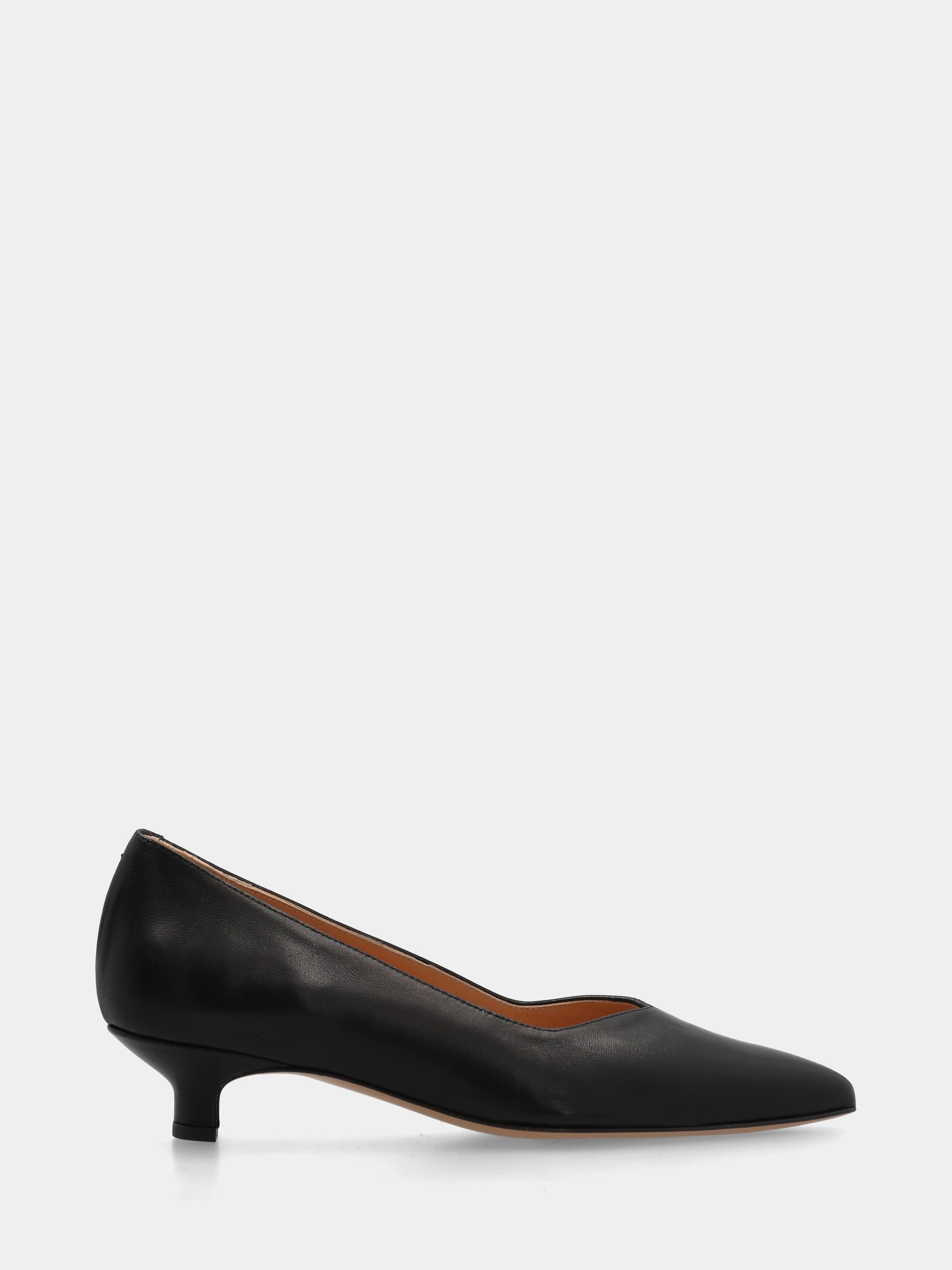 Pumps in black nappa sacchetto-constructed with 30mm stiletto heel