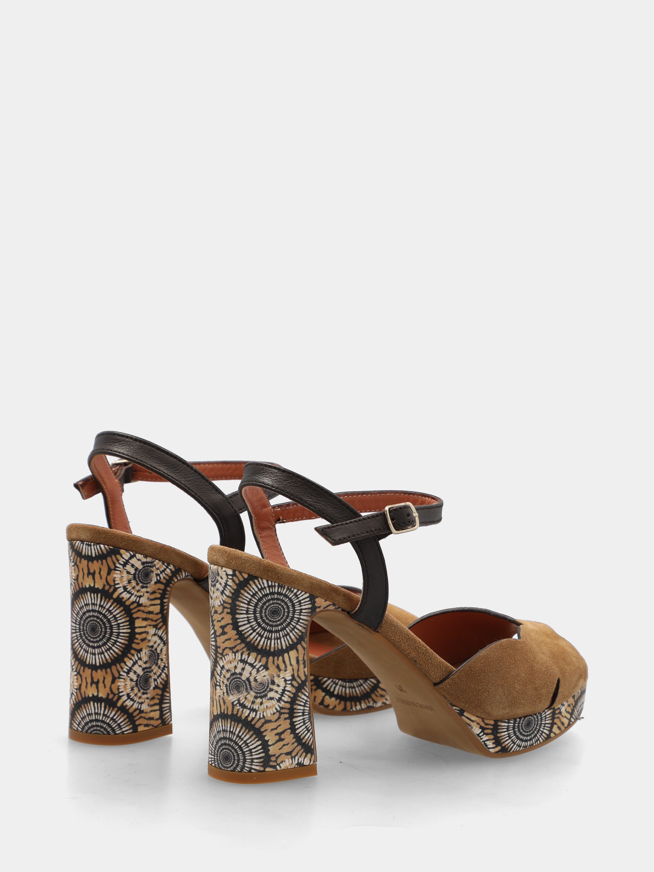 Sandale en suède marron avec plateau de 20 mm et talon aiguille