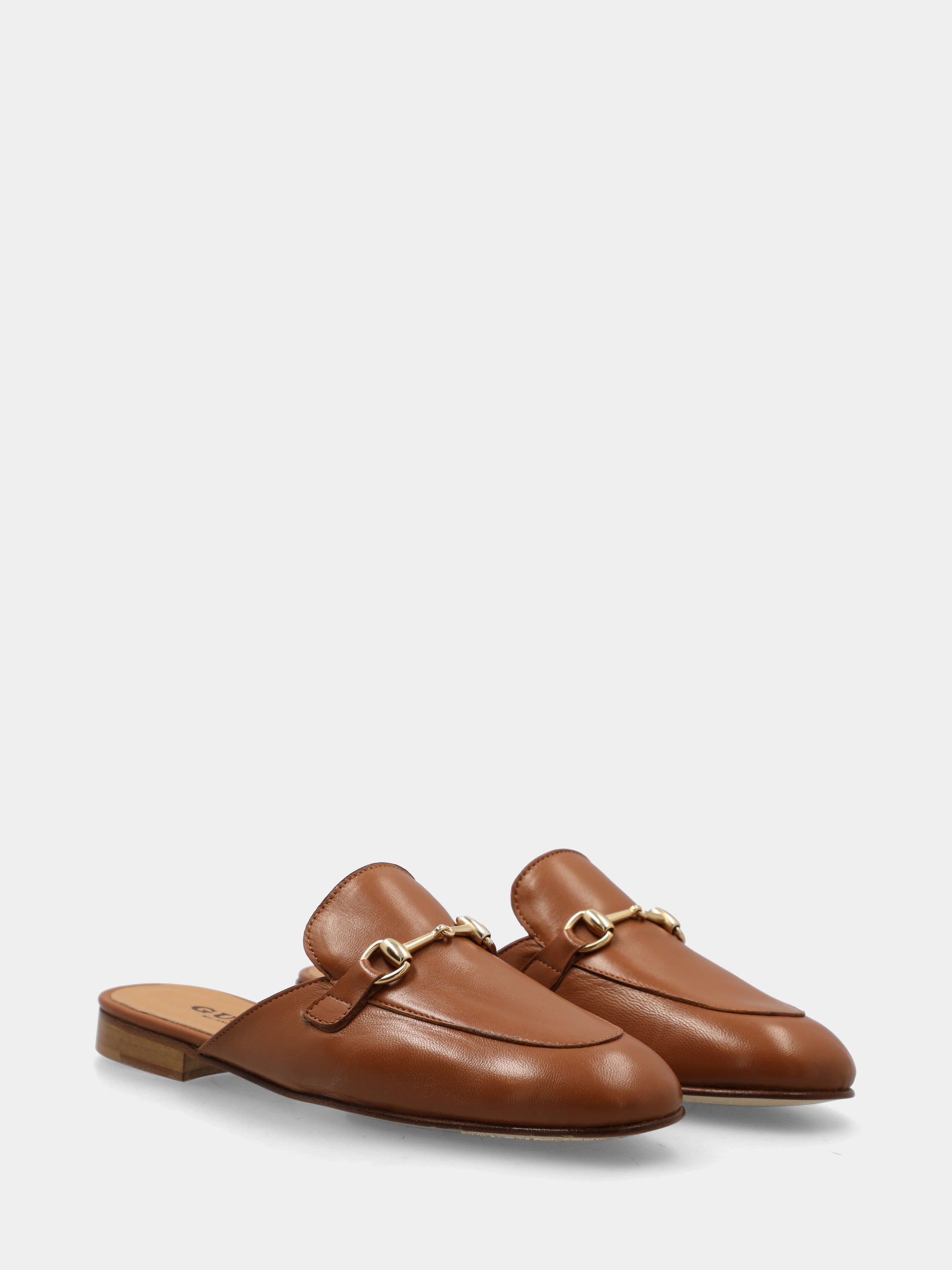 Sabot in nappa cuoio con morsetto metallico e tacco 20mm