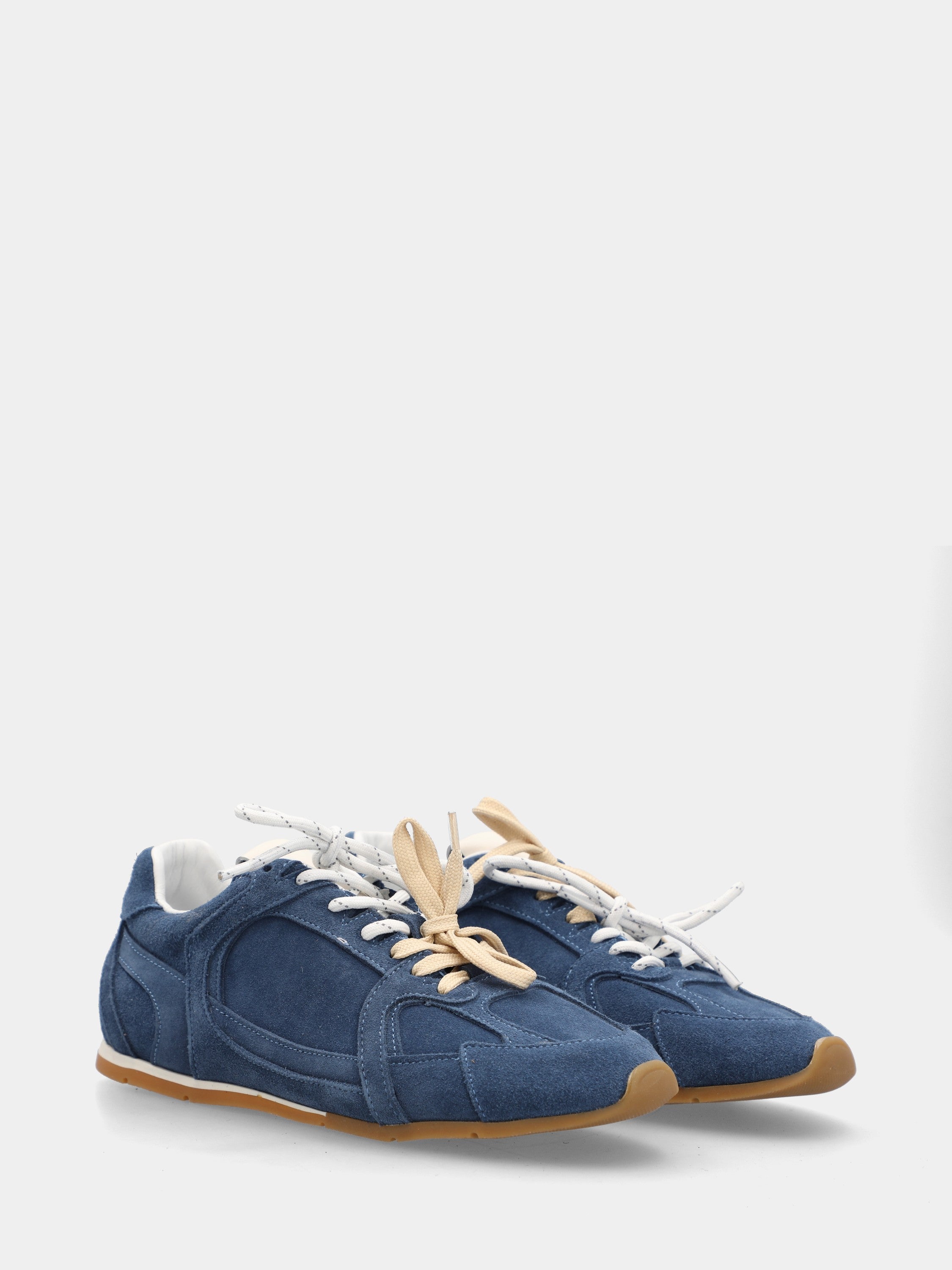 Sneaker flat in velour azzurro con doppi lacci bicolore