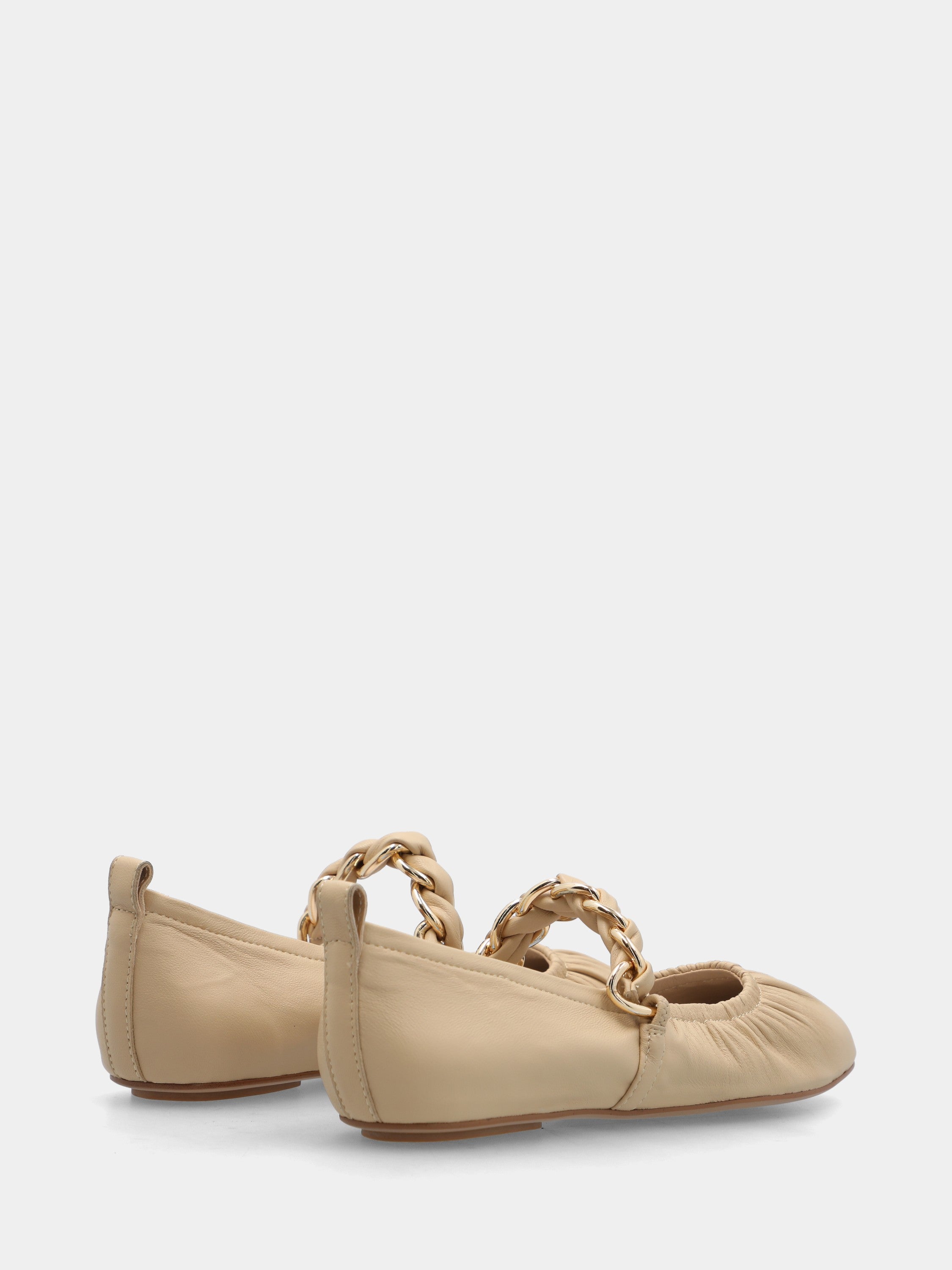 Ballerina in nappa bianca con catena sul collo