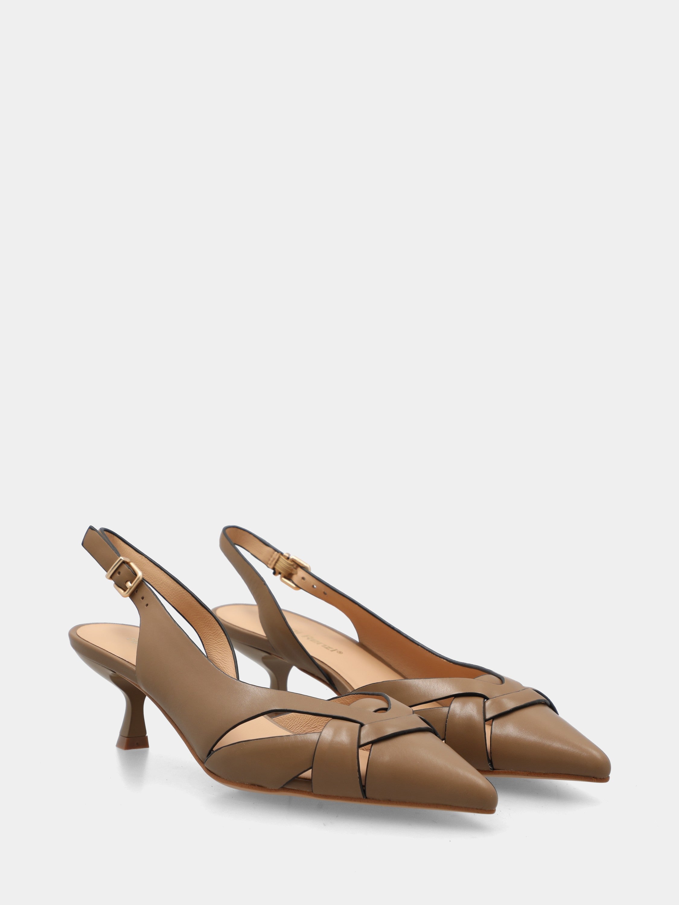 Slingback in vitello avana con listini incrociati