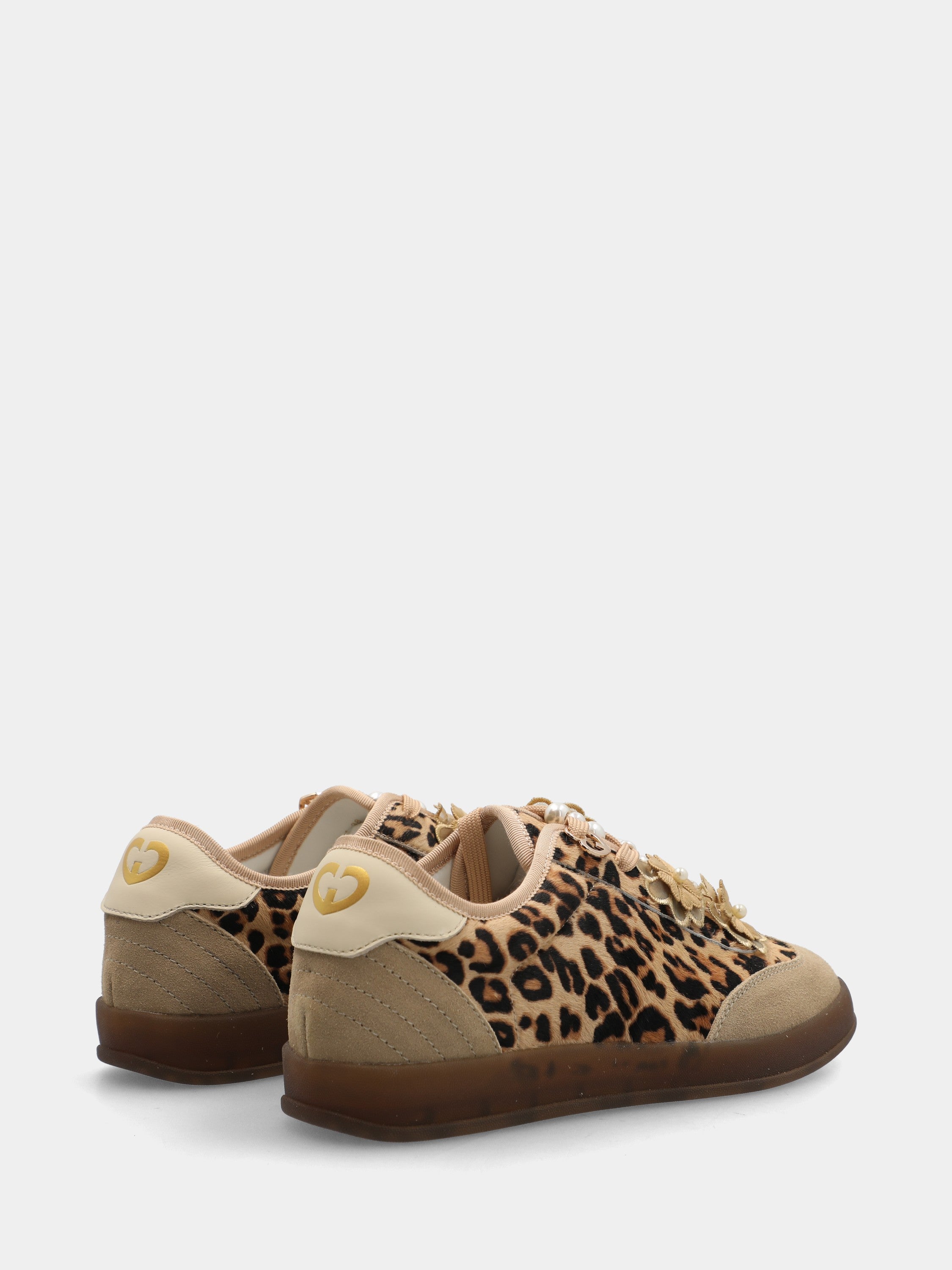 Sneakers in cavallino animalier con fiori e perle