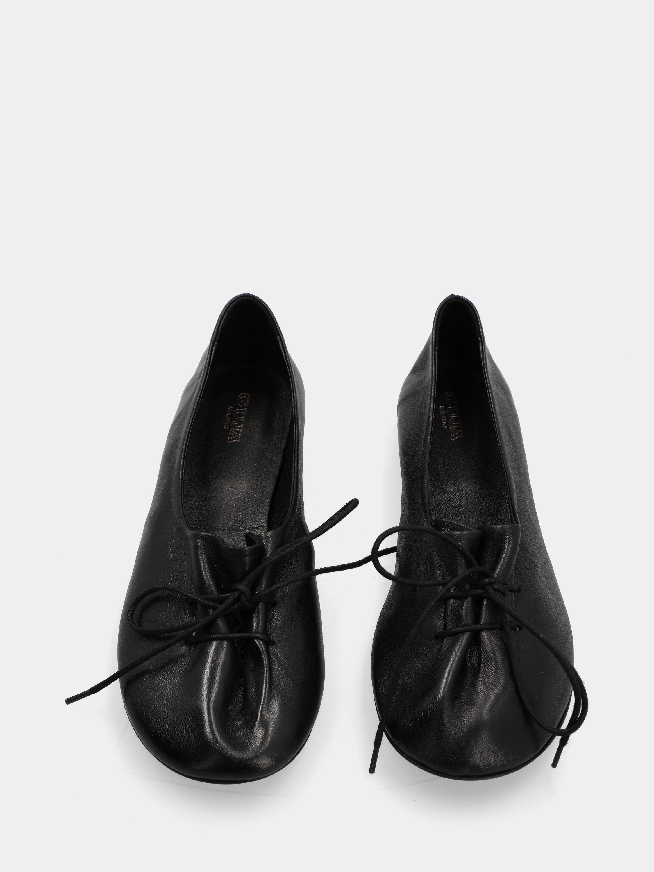 Ballet flat in black nappa leather with lacing and 5mm heel