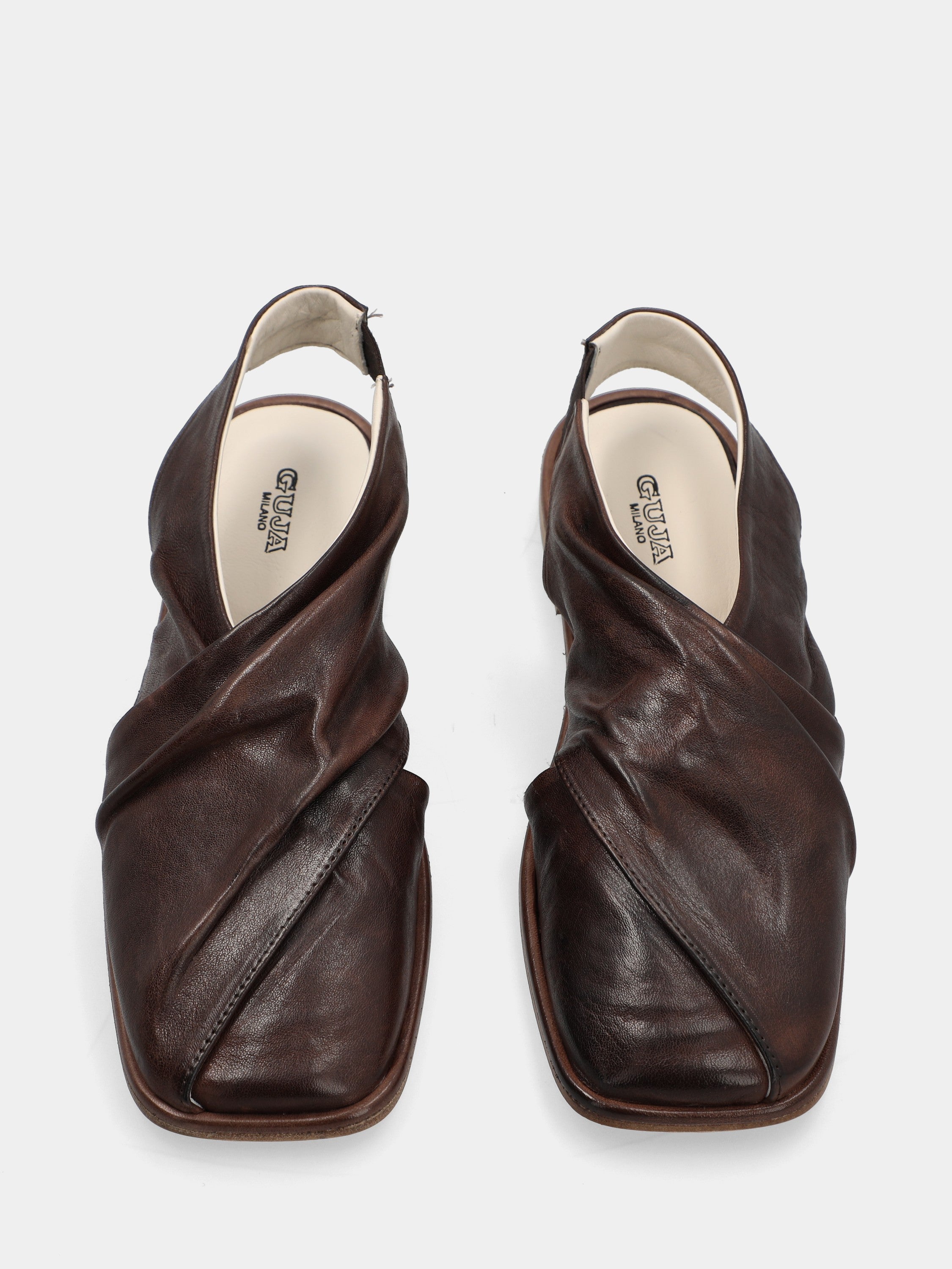 Slingback in nappa testa di moro con lembi sovrapposti e tacco 10mm