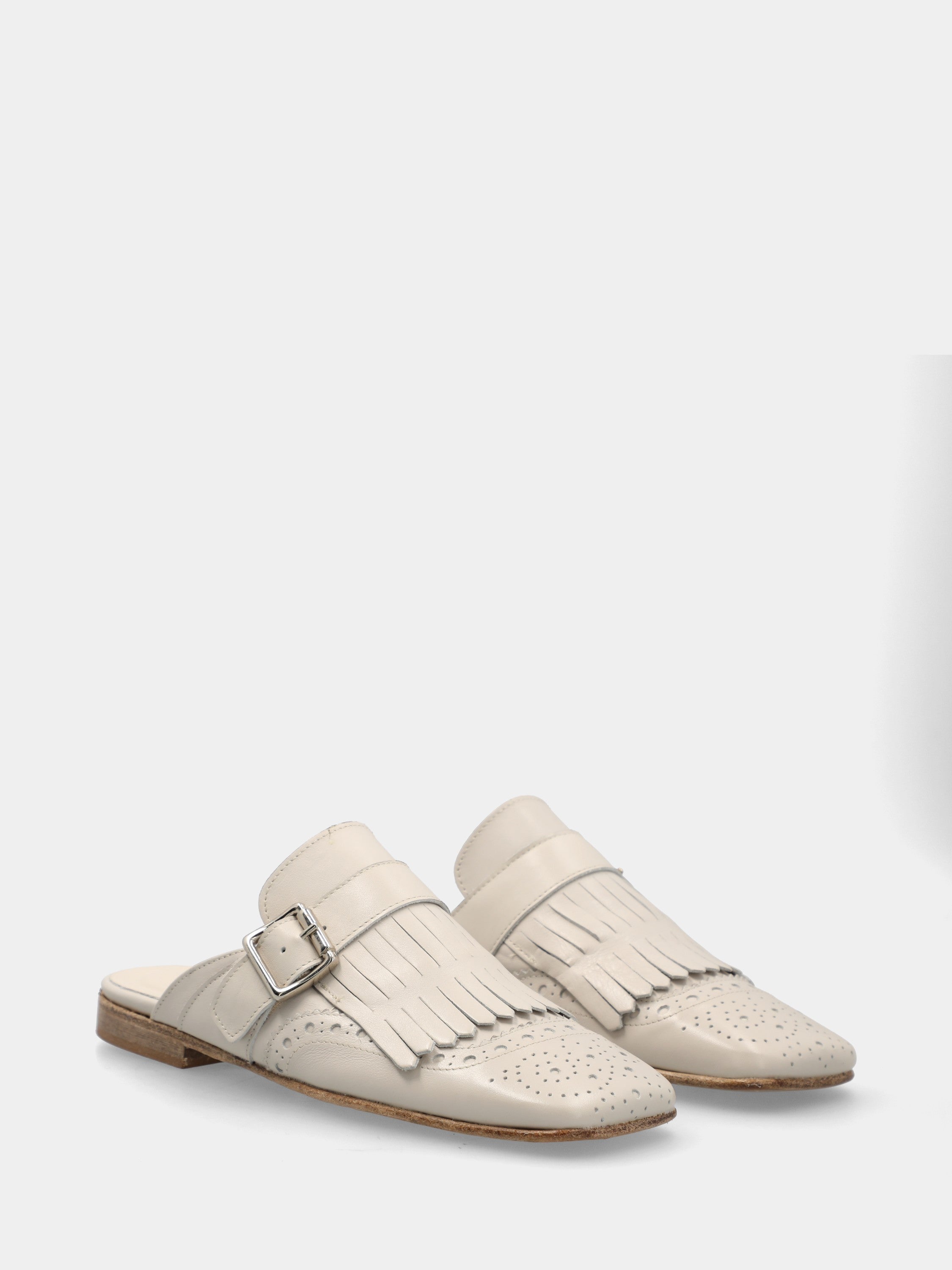 Sabot in nappa bianco con frangia, cinturino e punta quadrata