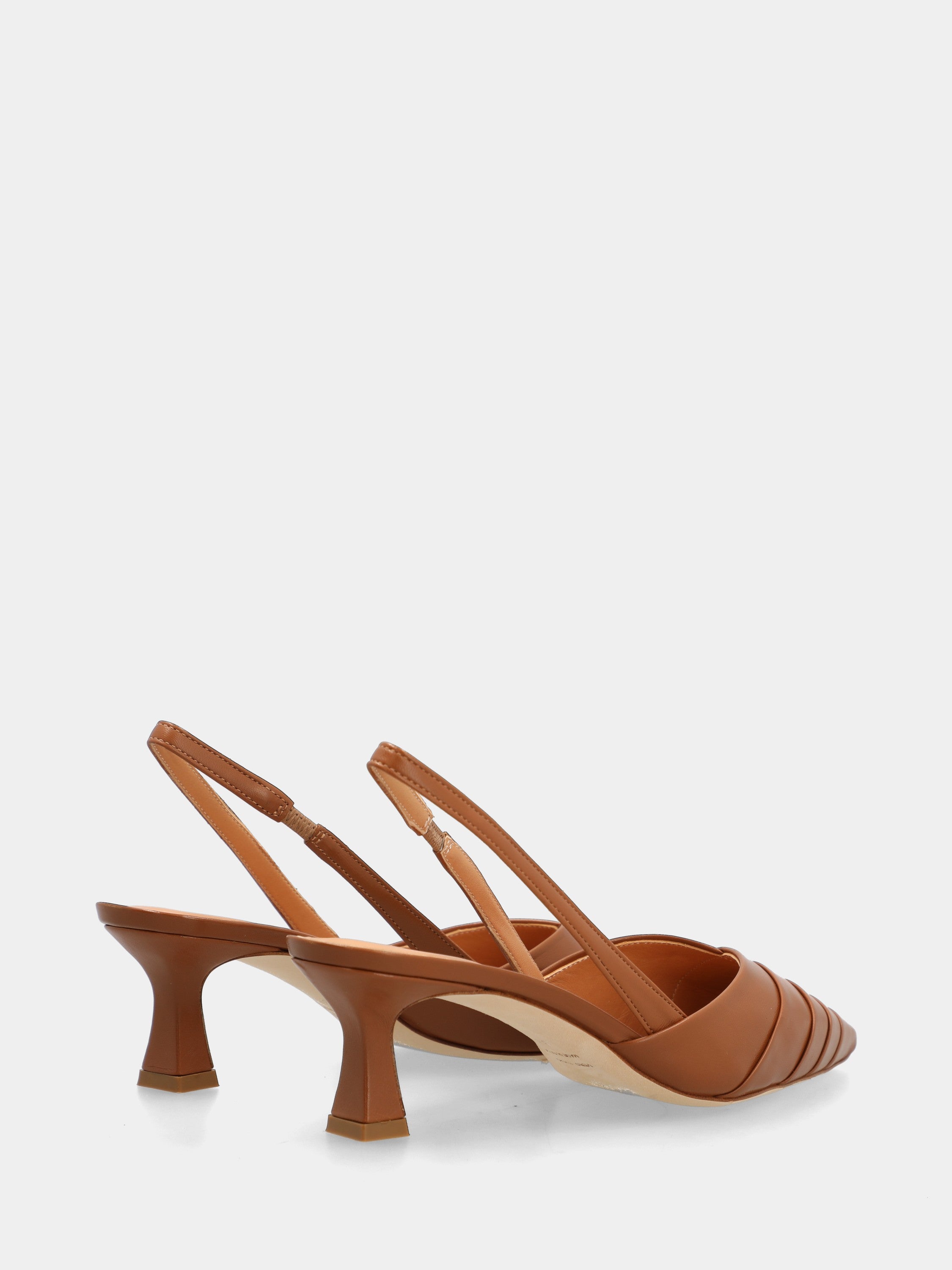 Slingback aus Nappaleder in Cognacfarbe mit Rüschen und Kelchabsatz