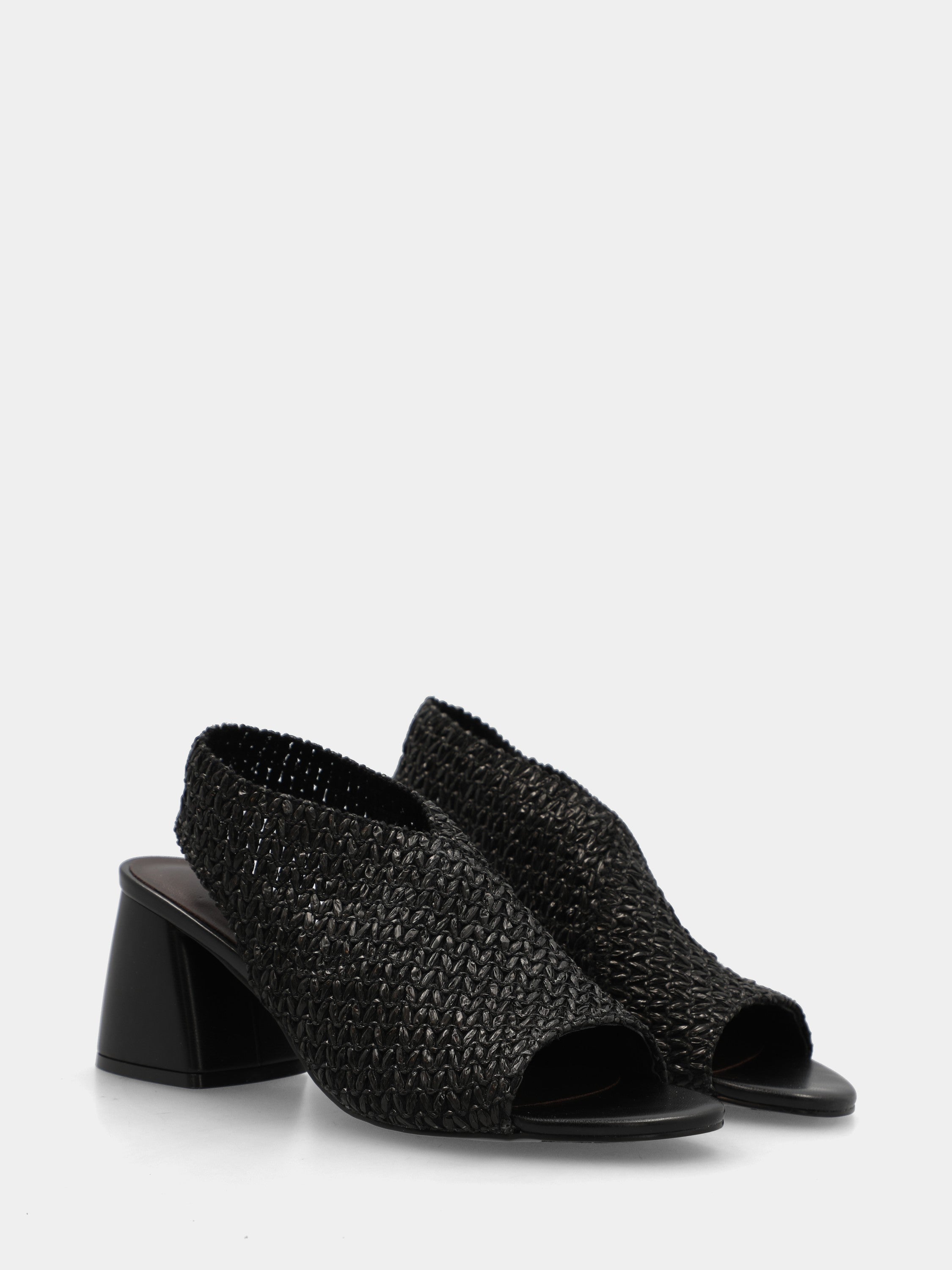 Sandalo a tronchetto in raffia nera con tacco a blocco
