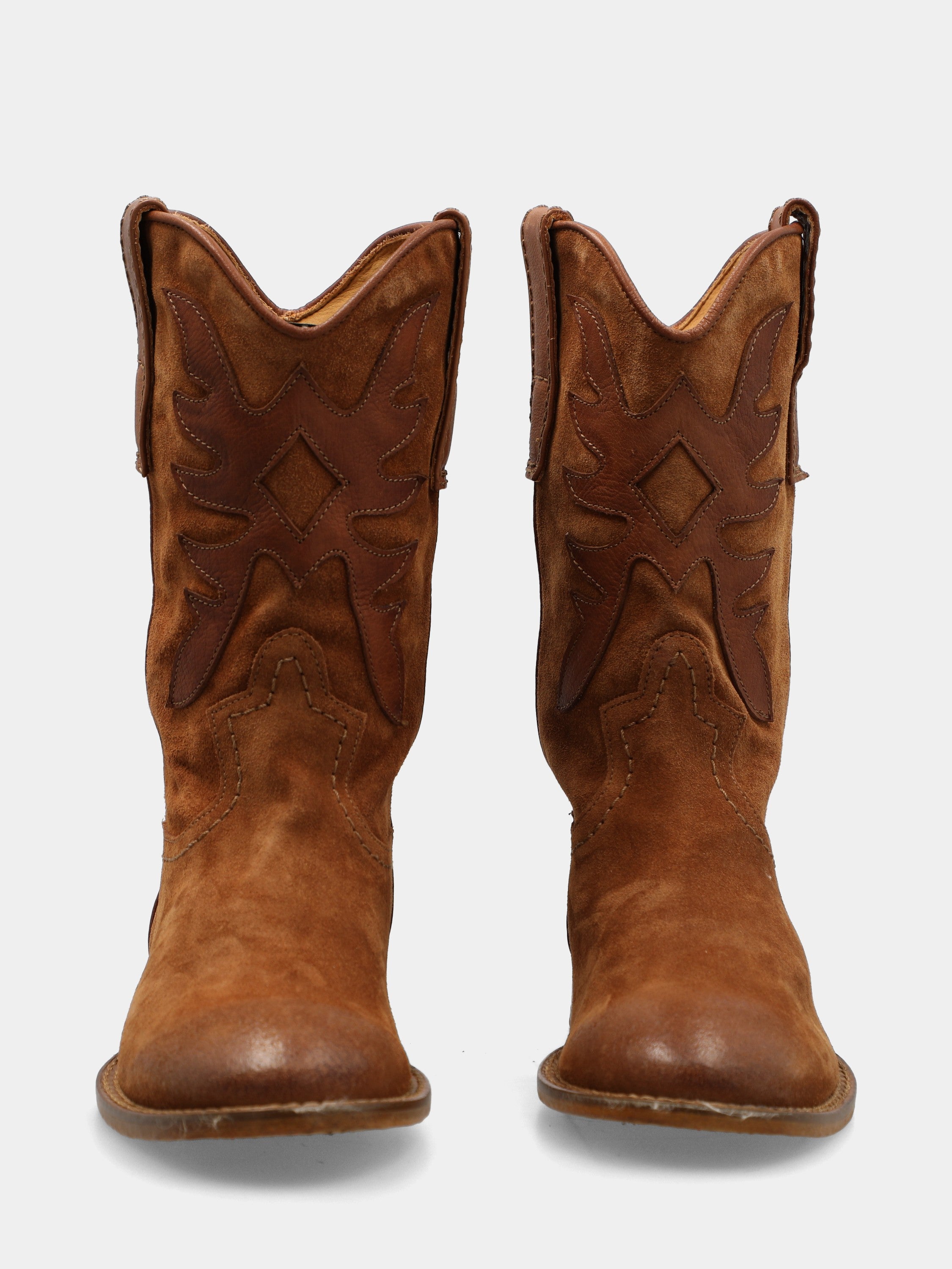 Camperos in suede marrone con intagli fiammati