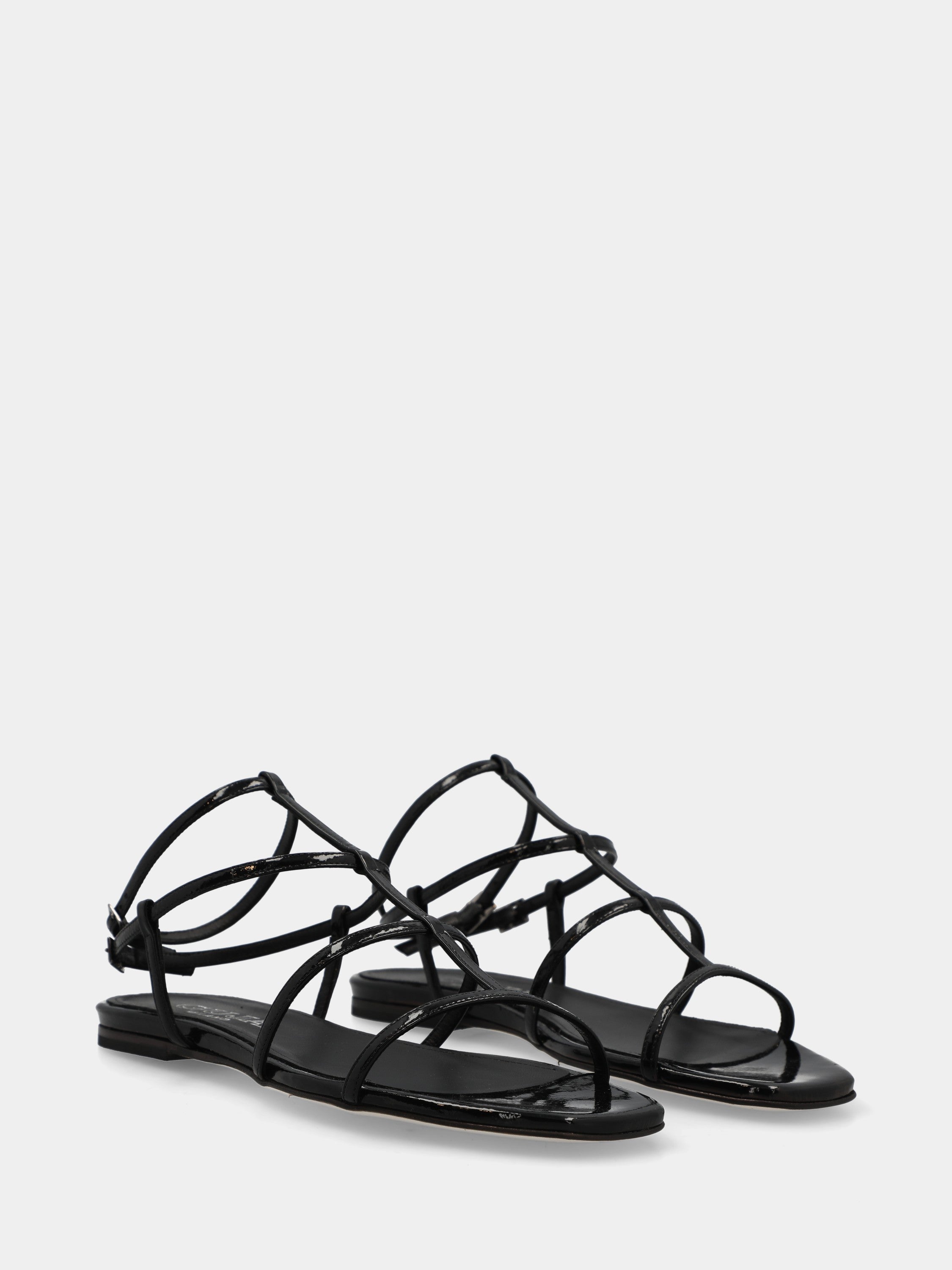 Sandalo in Verlux nero con listini alla caviglia